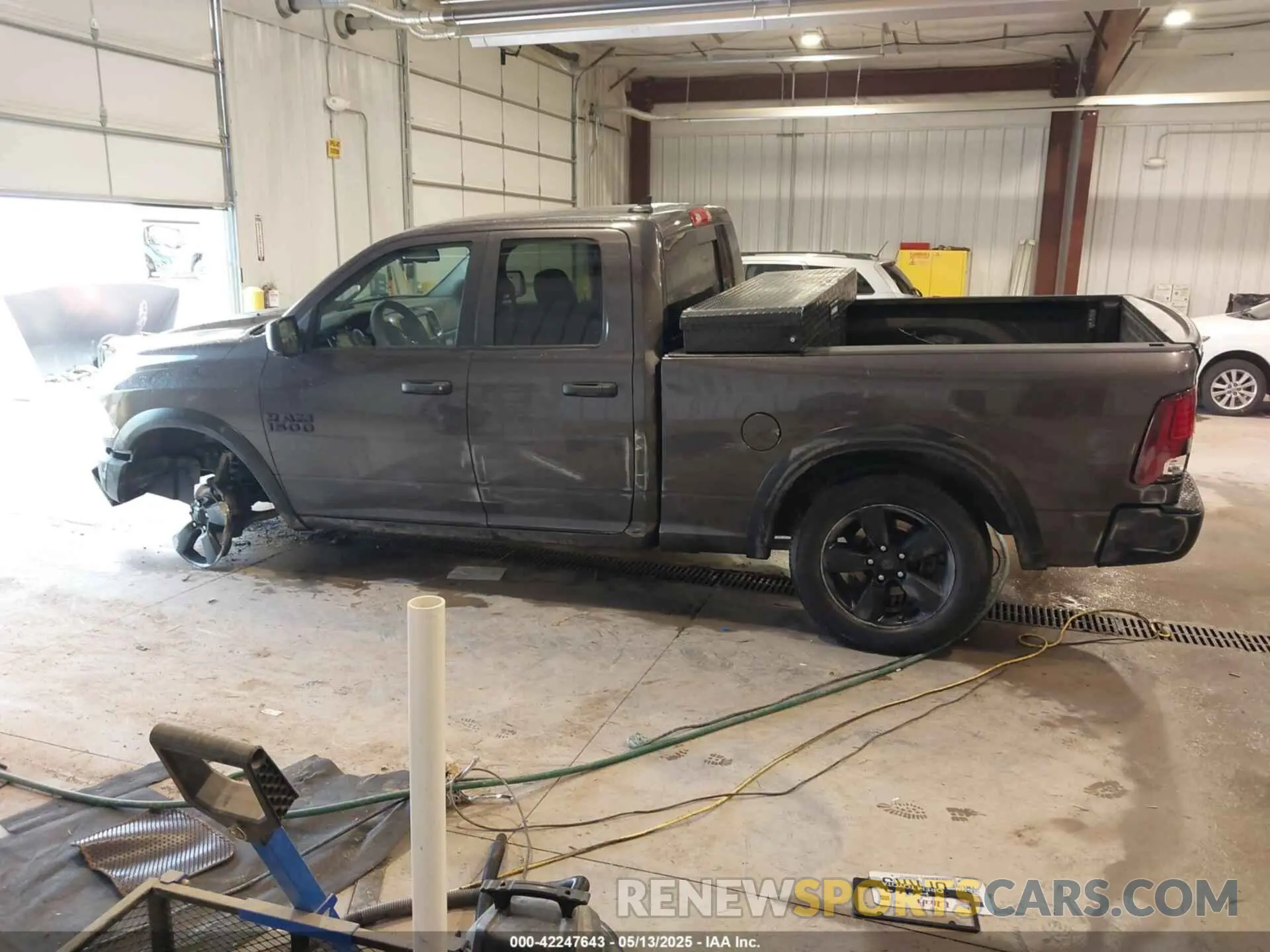 15 Photograph of a damaged car 1C6RR7GG2LS147140 RAM 1500 CLASSIC 2020