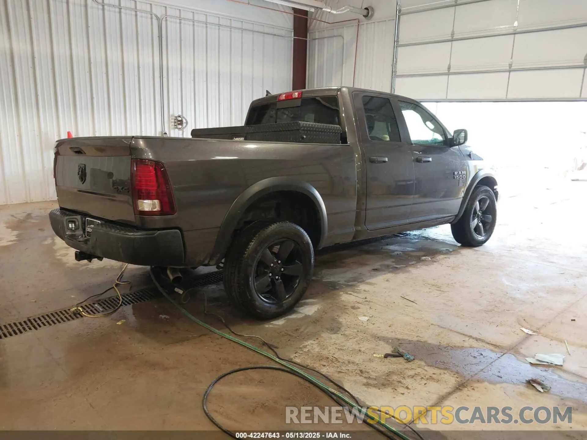 4 Photograph of a damaged car 1C6RR7GG2LS147140 RAM 1500 CLASSIC 2020