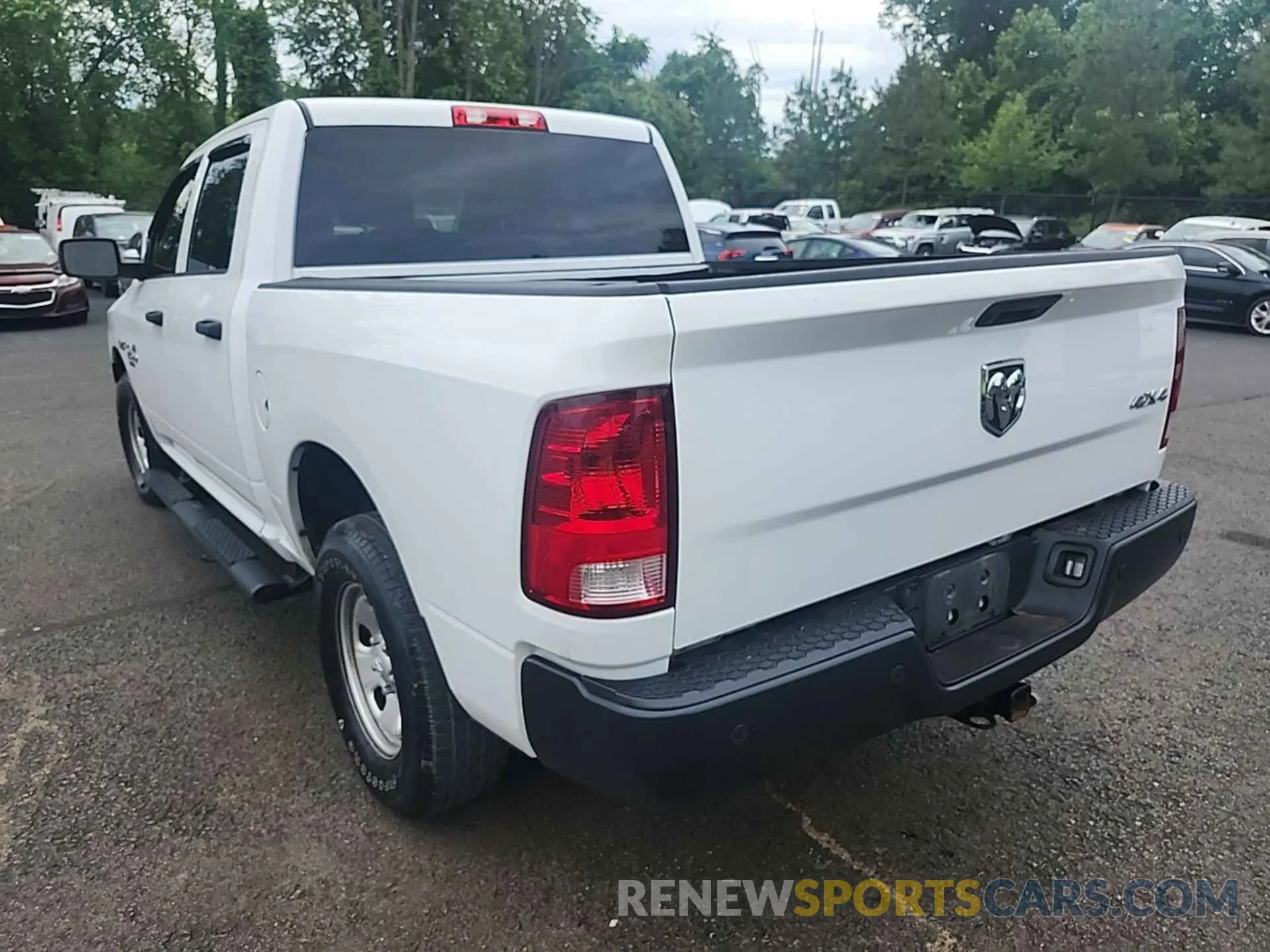15 Photograph of a damaged car 1C6RR7KT2LS136868 RAM 1500 CLASSIC 2020