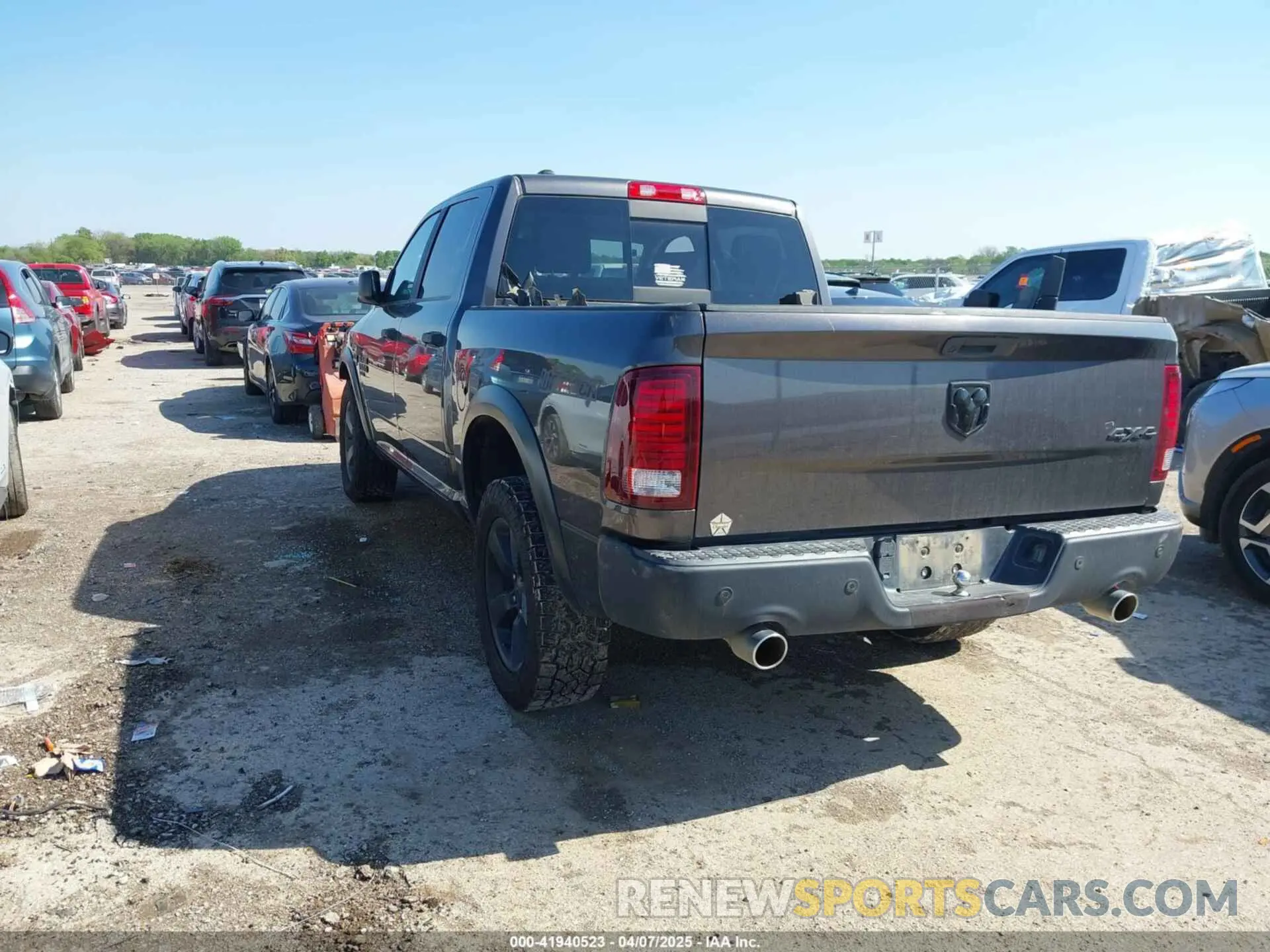 3 Фотография поврежденного автомобиля 1C6RR7LT2LS120880 RAM 1500 CLASSIC 2020