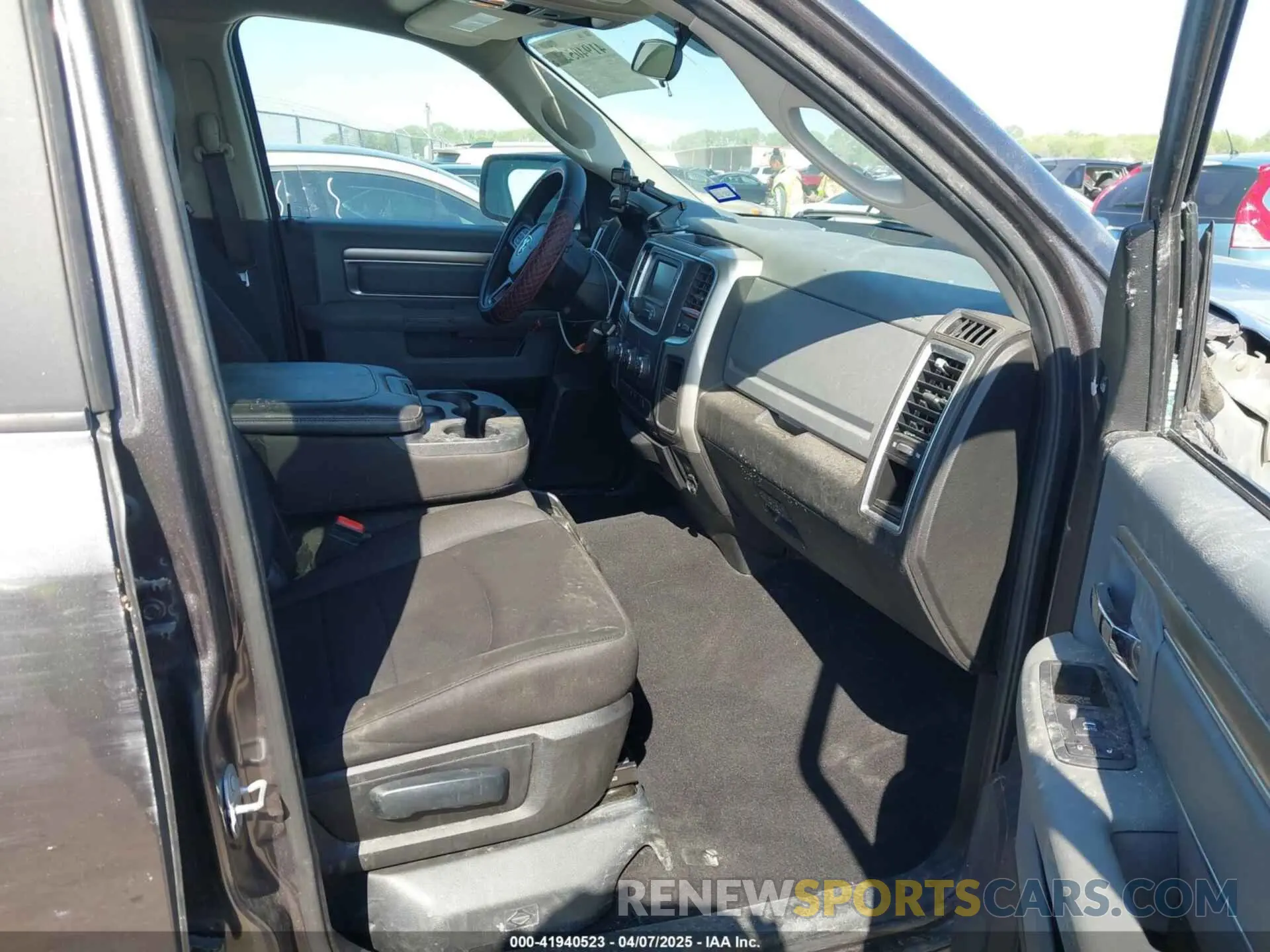 5 Фотография поврежденного автомобиля 1C6RR7LT2LS120880 RAM 1500 CLASSIC 2020