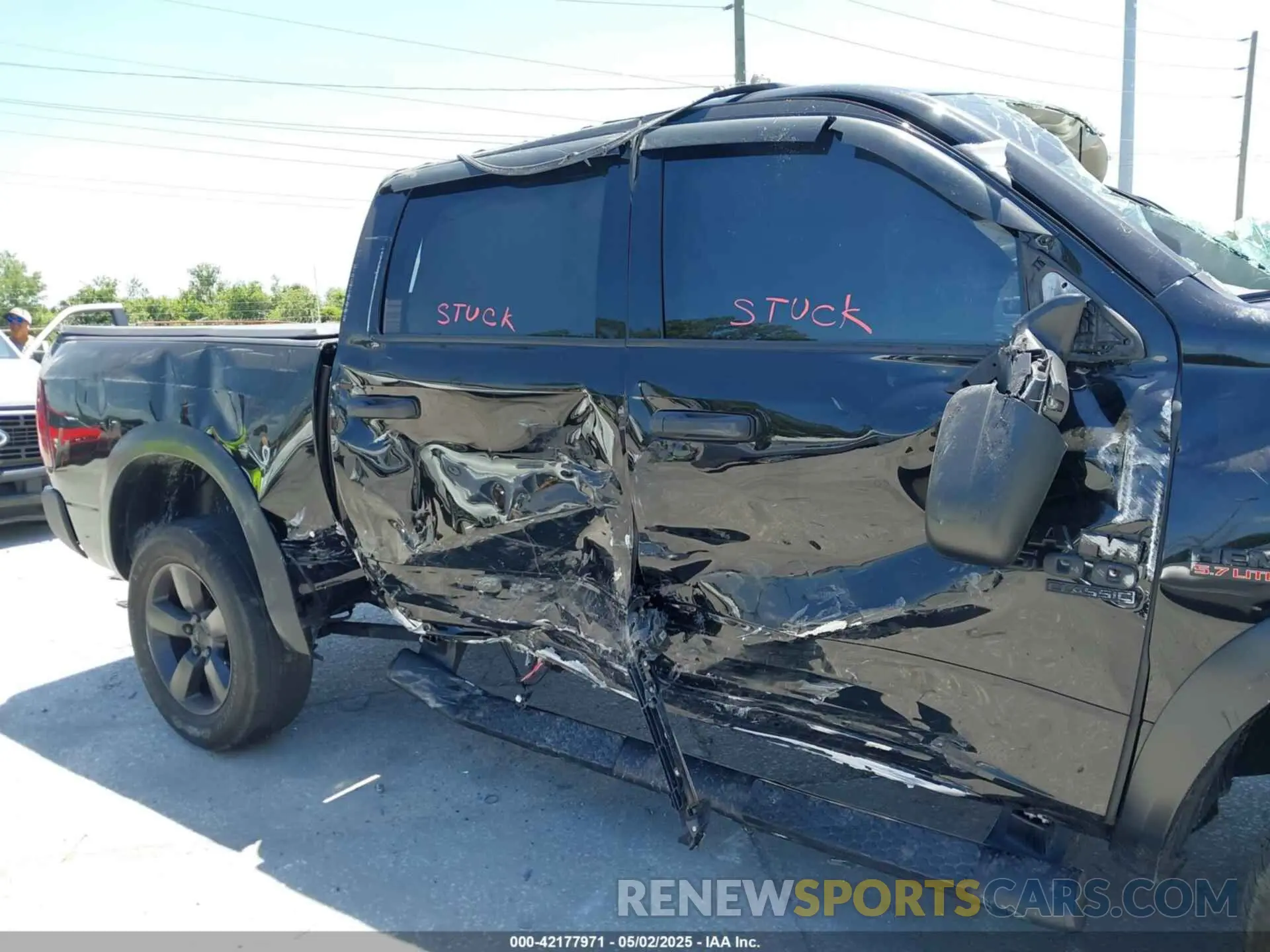 6 Photograph of a damaged car 1C6RR7LT8LS152622 RAM 1500 CLASSIC 2020