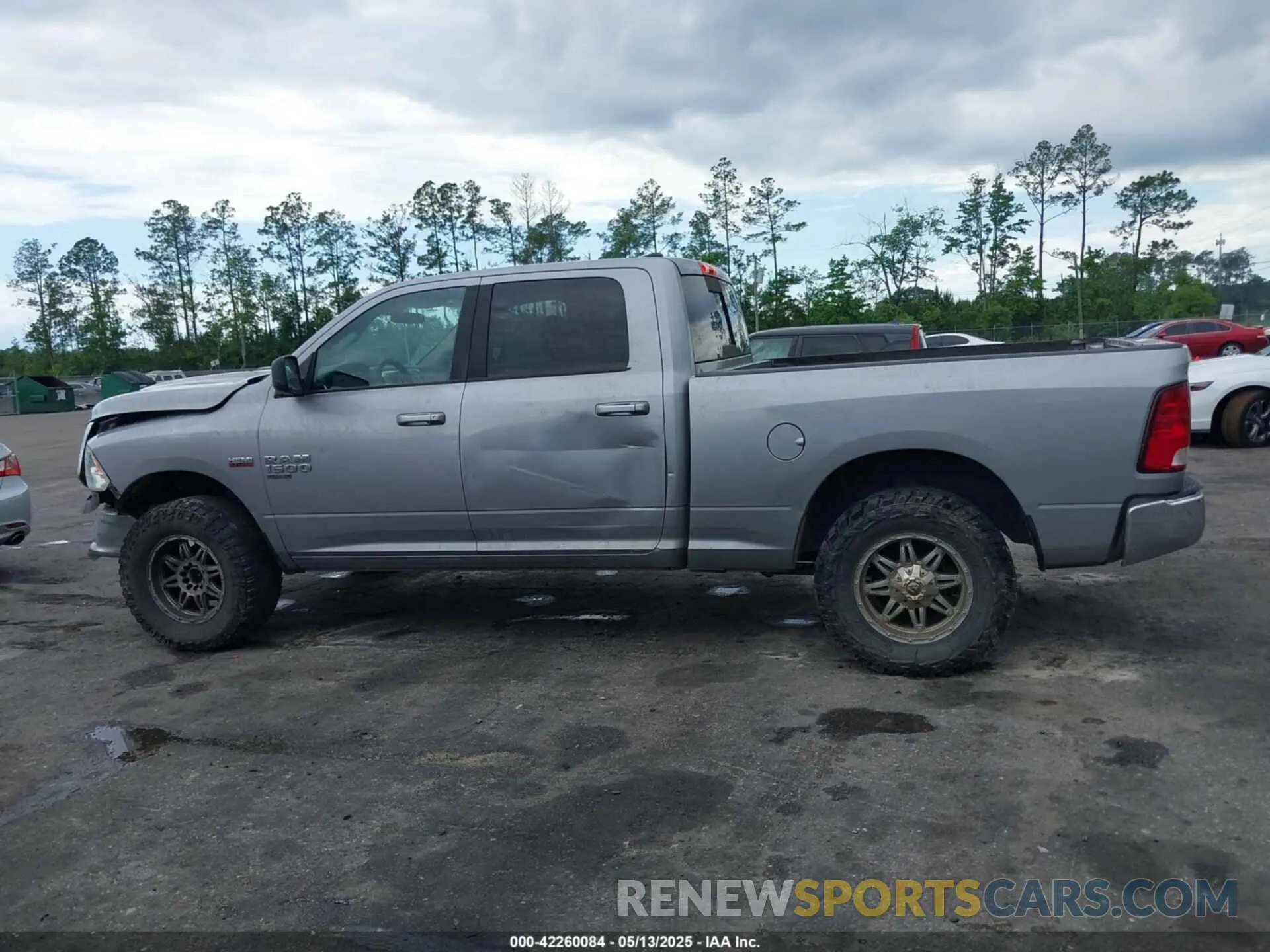 14 Photograph of a damaged car 1C6RR7TT5LS124681 RAM 1500 CLASSIC 2020