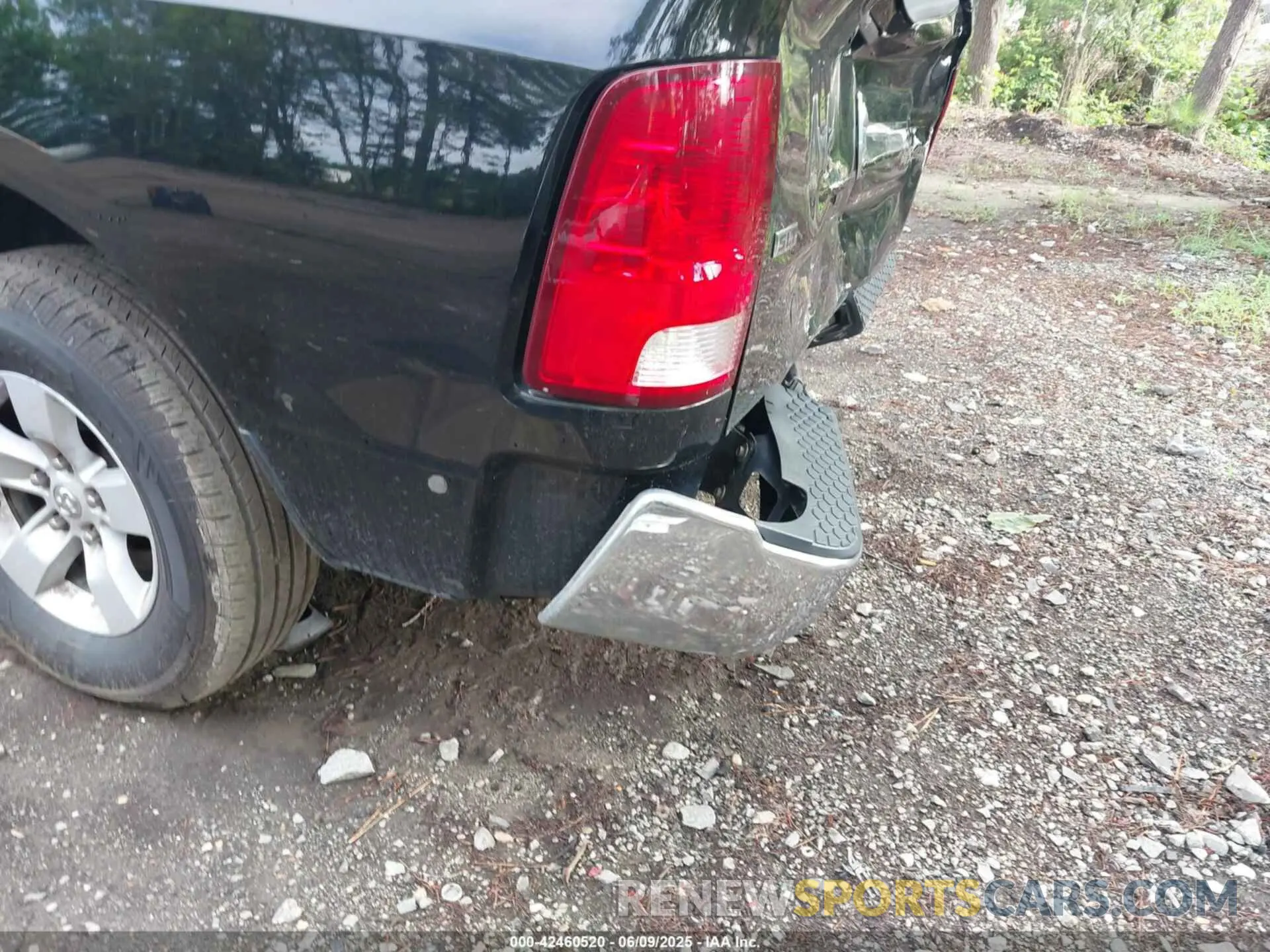 6 Photograph of a damaged car 1C6RR7TT6LS120266 RAM 1500 CLASSIC 2020