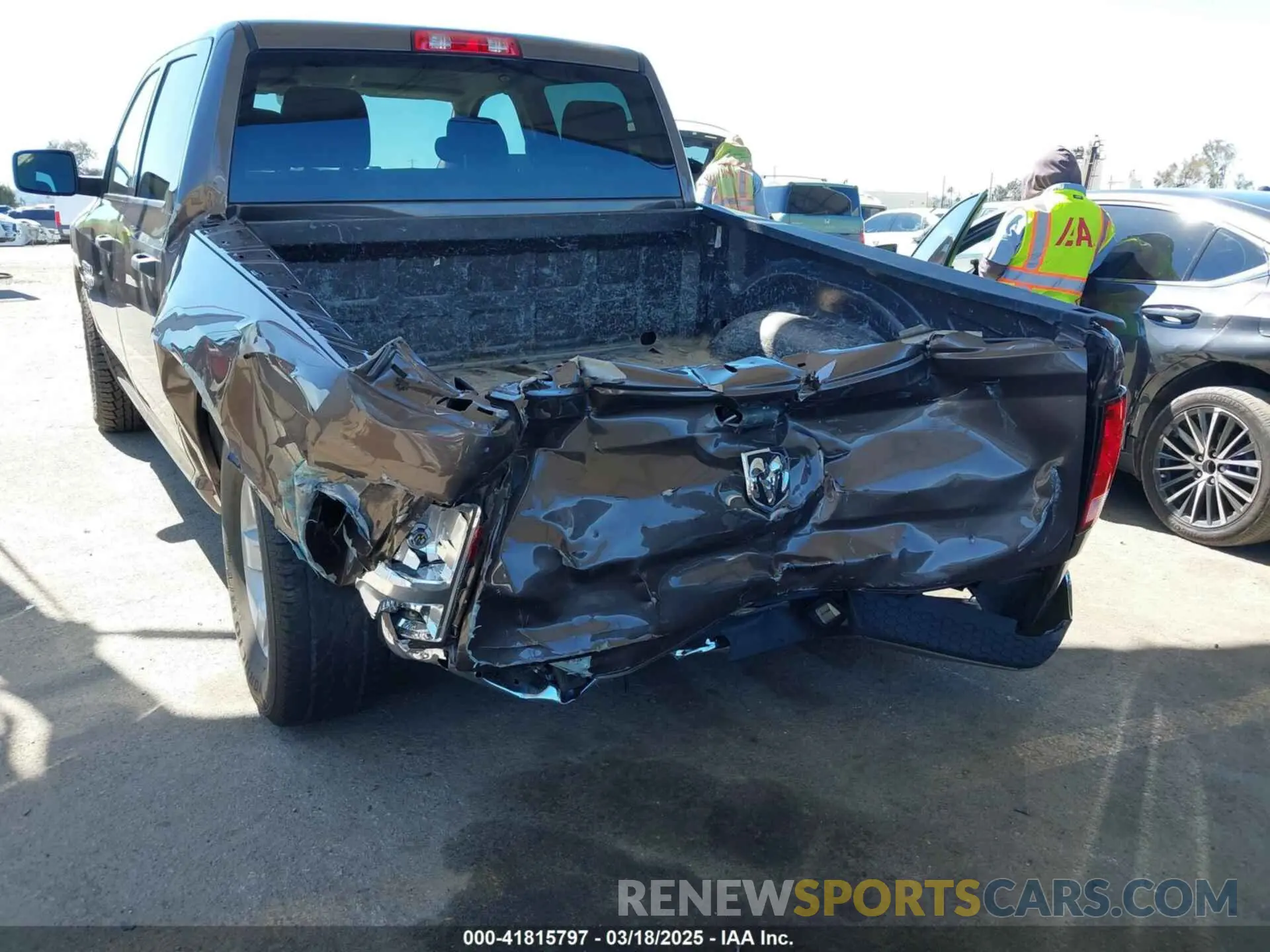 6 Photograph of a damaged car 3C6RR6KG5LG194767 RAM 1500 CLASSIC 2020