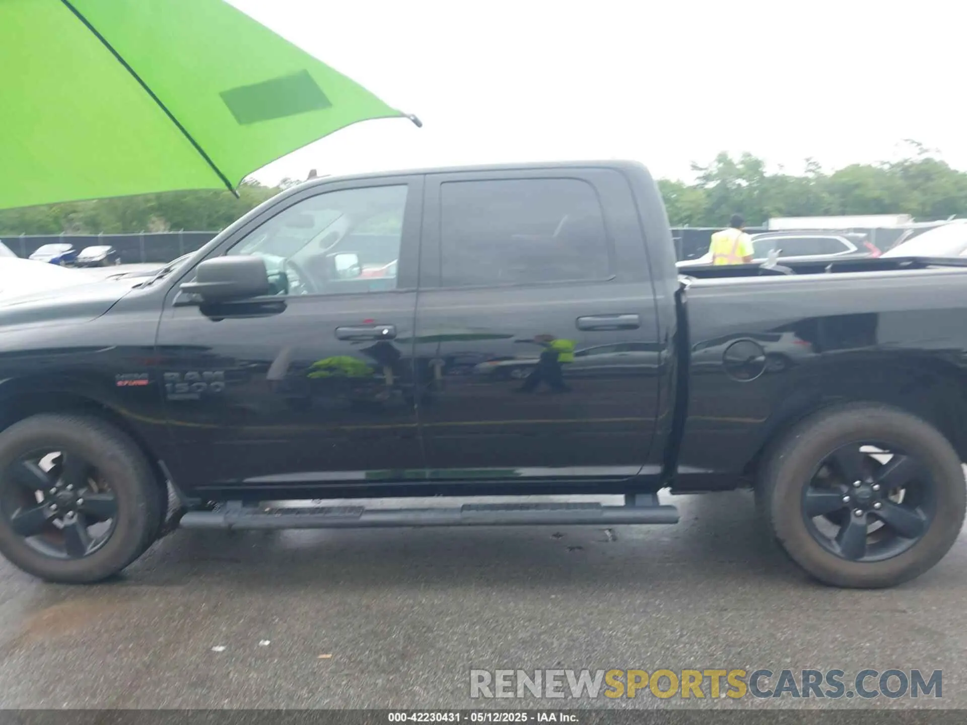15 Photograph of a damaged car 3C6RR6KT5LG224413 RAM 1500 CLASSIC 2020