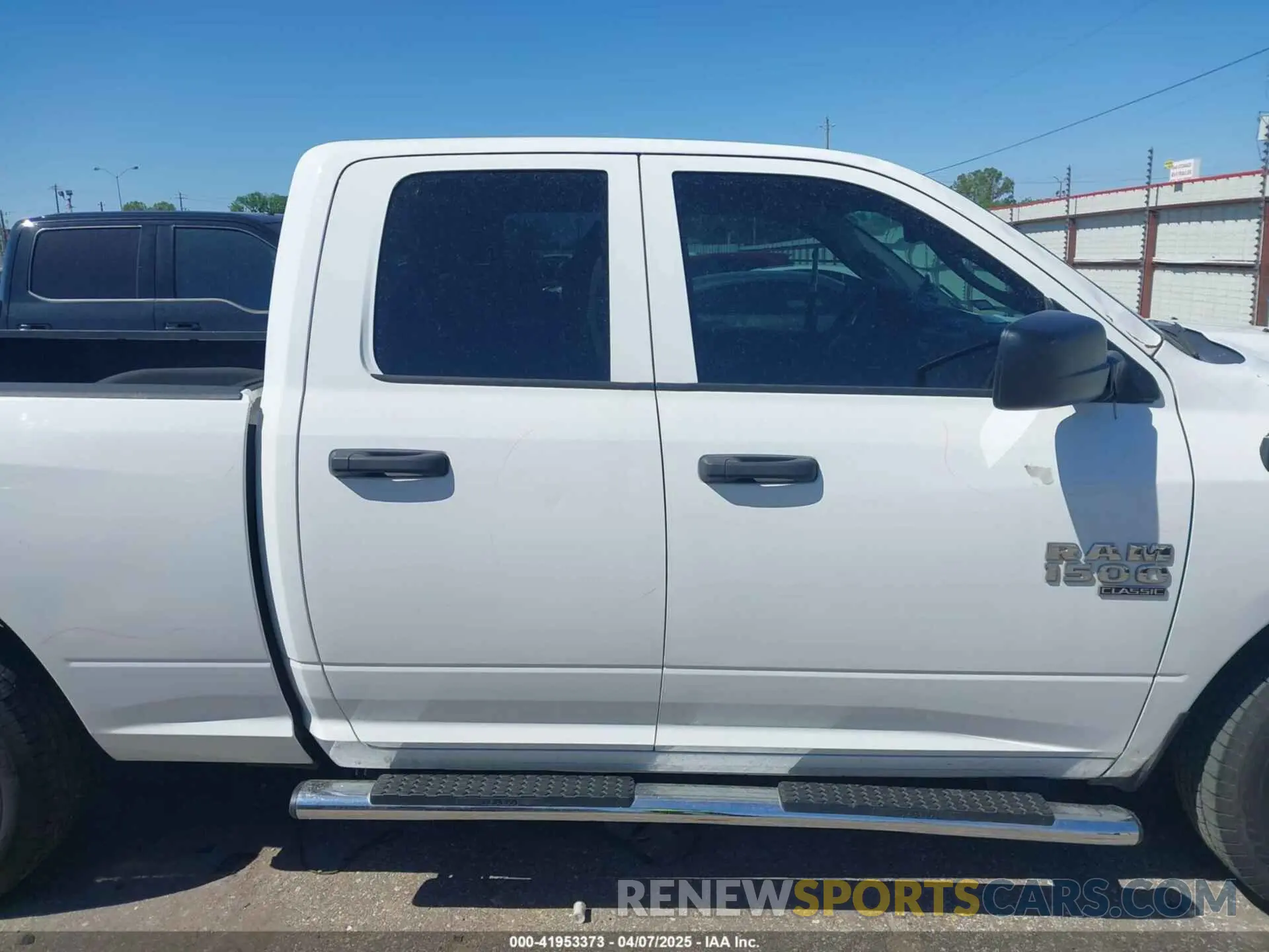 14 Photograph of a damaged car 1C6RR6FGXMS506585 RAM 1500 CLASSIC 2021