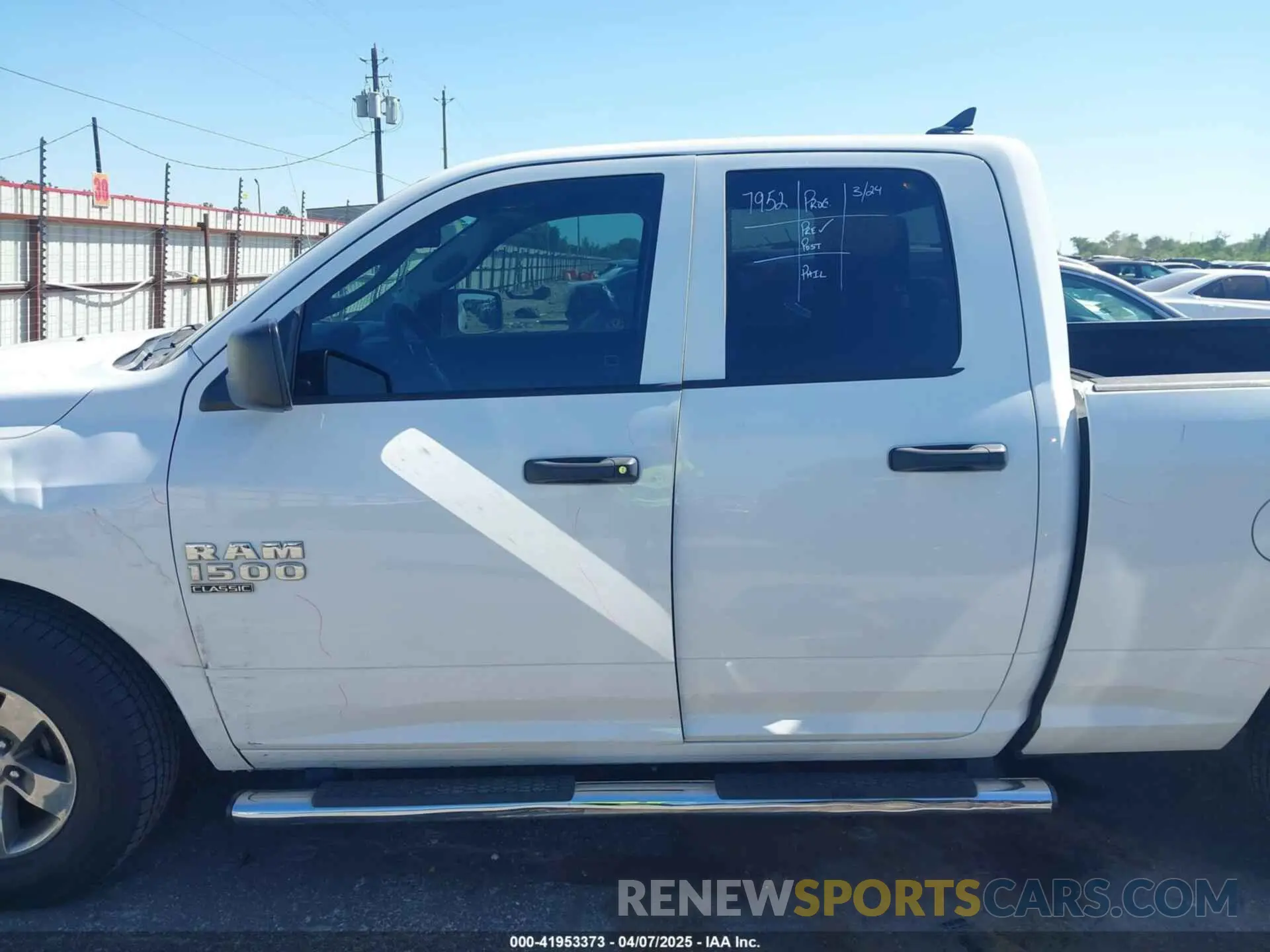 15 Photograph of a damaged car 1C6RR6FGXMS506585 RAM 1500 CLASSIC 2021