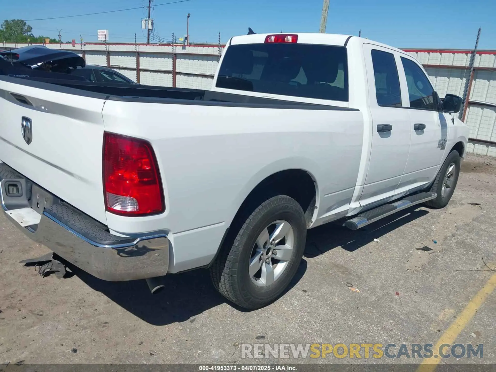 4 Photograph of a damaged car 1C6RR6FGXMS506585 RAM 1500 CLASSIC 2021