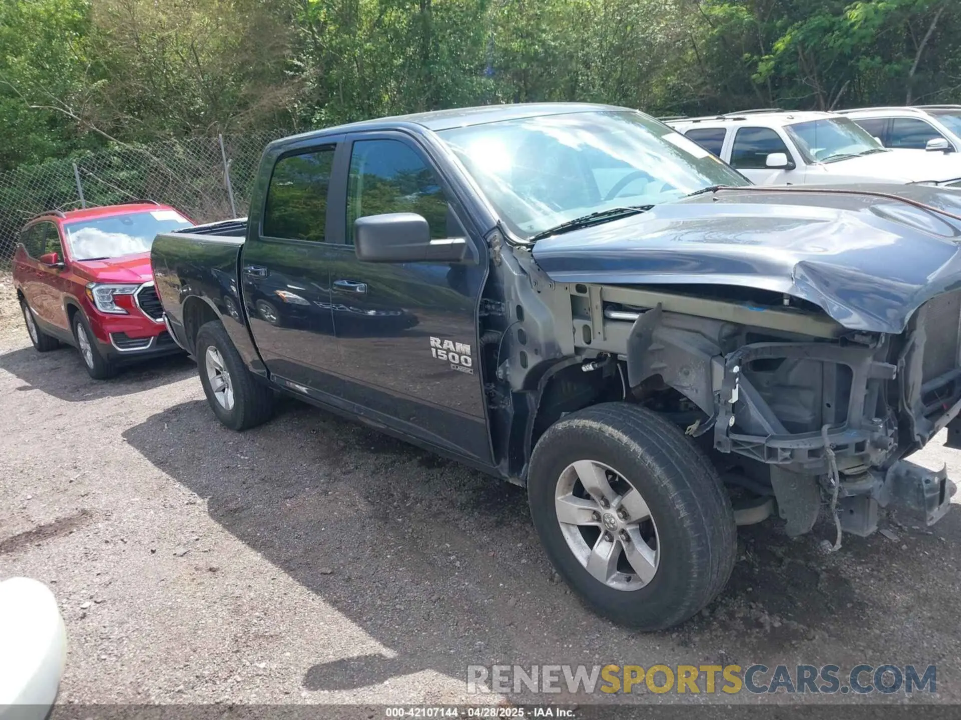 13 Photograph of a damaged car 1C6RR6LG2MS539231 RAM 1500 CLASSIC 2021