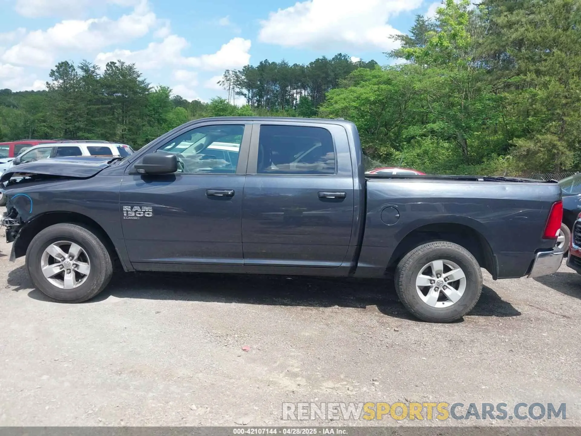 14 Photograph of a damaged car 1C6RR6LG2MS539231 RAM 1500 CLASSIC 2021