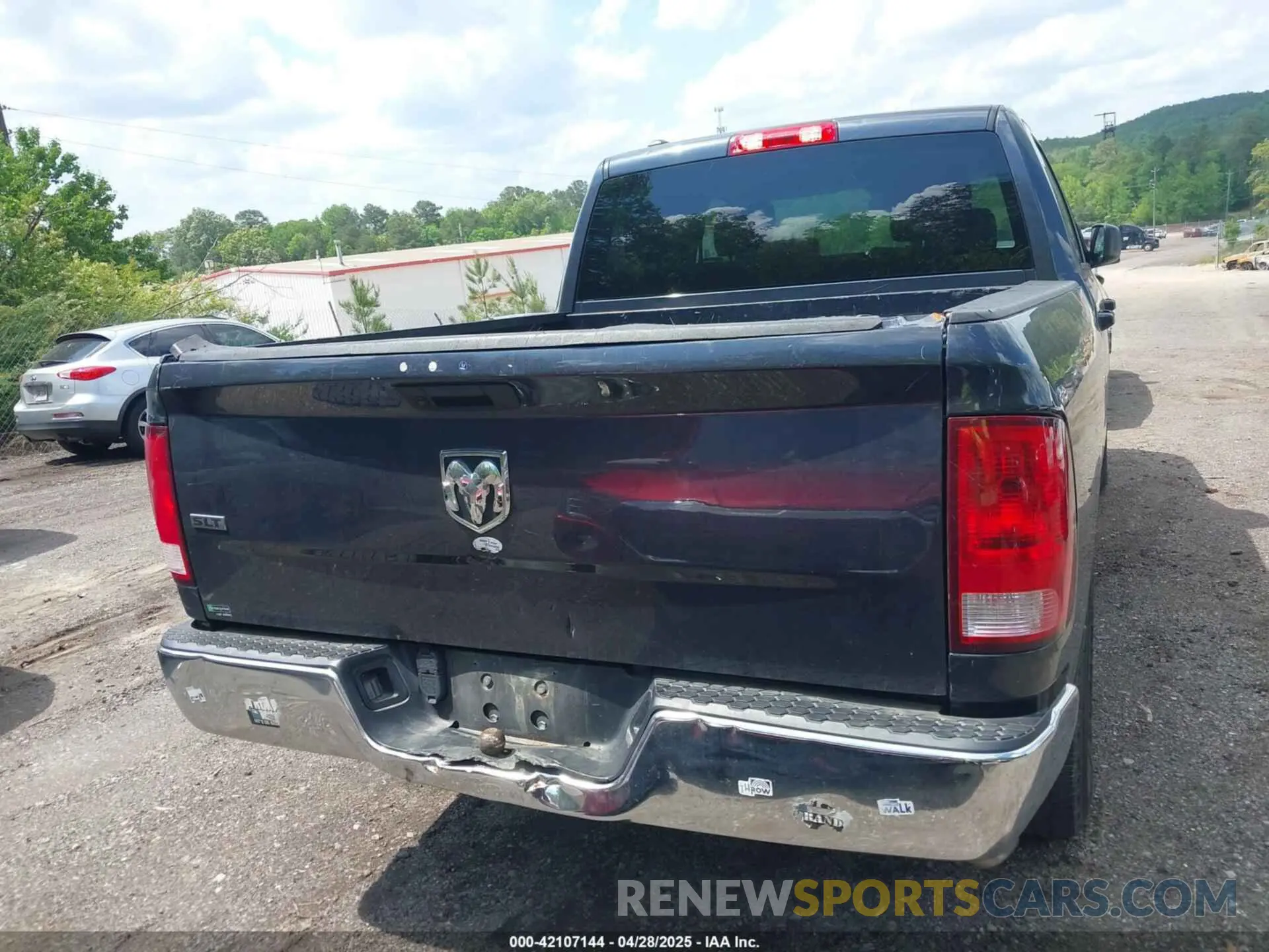 16 Photograph of a damaged car 1C6RR6LG2MS539231 RAM 1500 CLASSIC 2021
