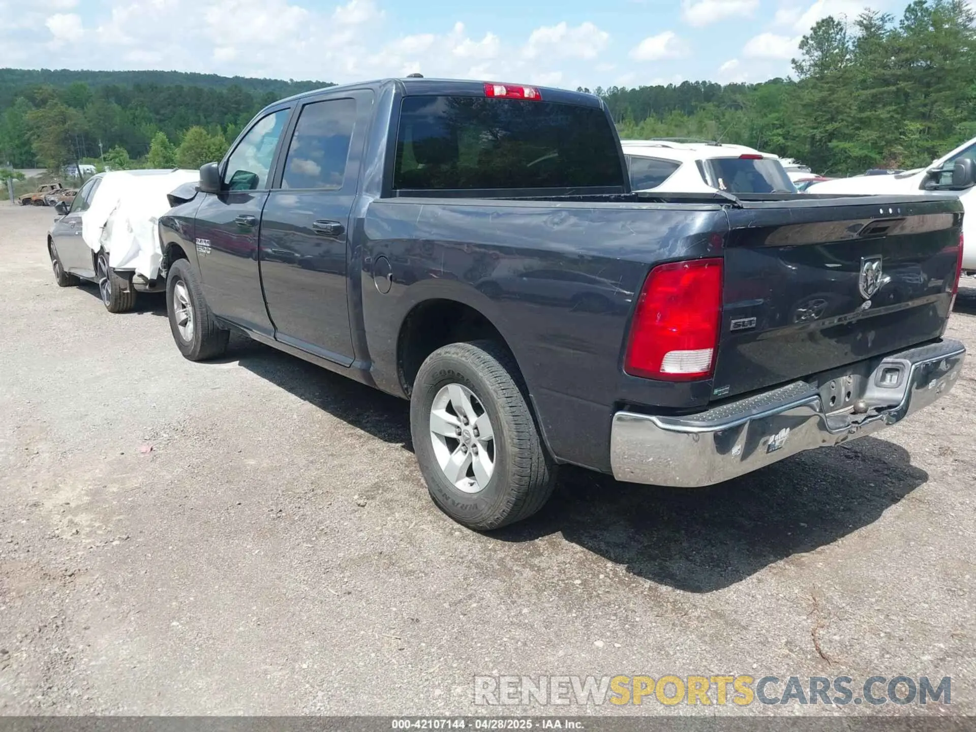 3 Photograph of a damaged car 1C6RR6LG2MS539231 RAM 1500 CLASSIC 2021