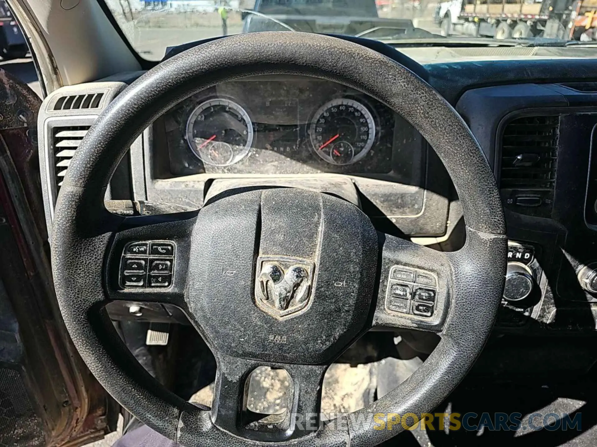 5 Photograph of a damaged car 1C6RR7FG5MS574105 RAM 1500 CLASSIC 2021
