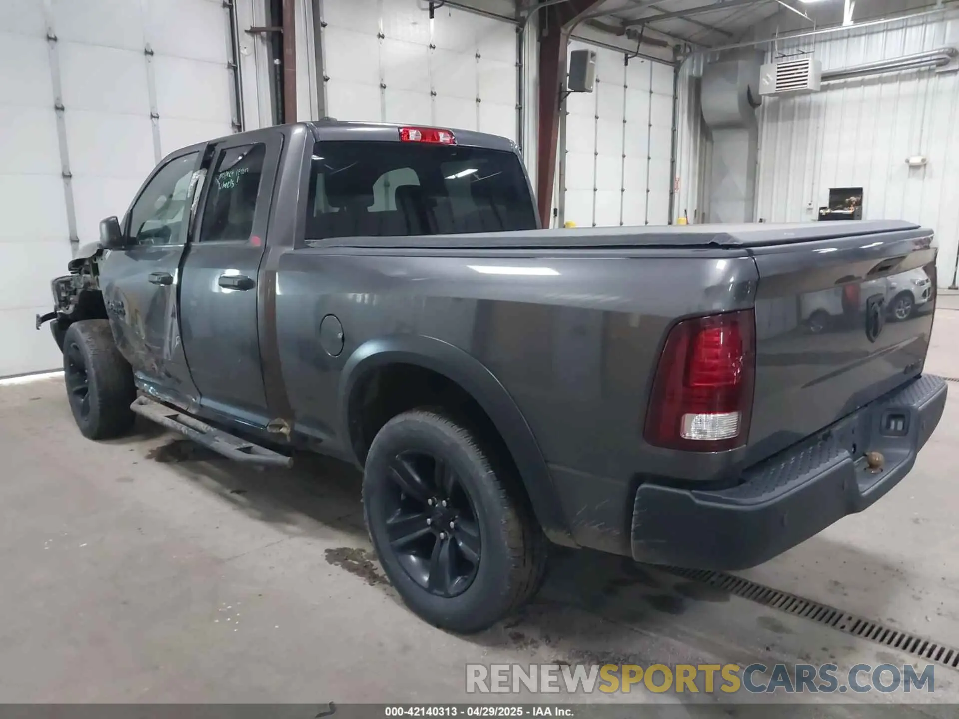 3 Photograph of a damaged car 1C6RR7GG6MS510833 RAM 1500 CLASSIC 2021