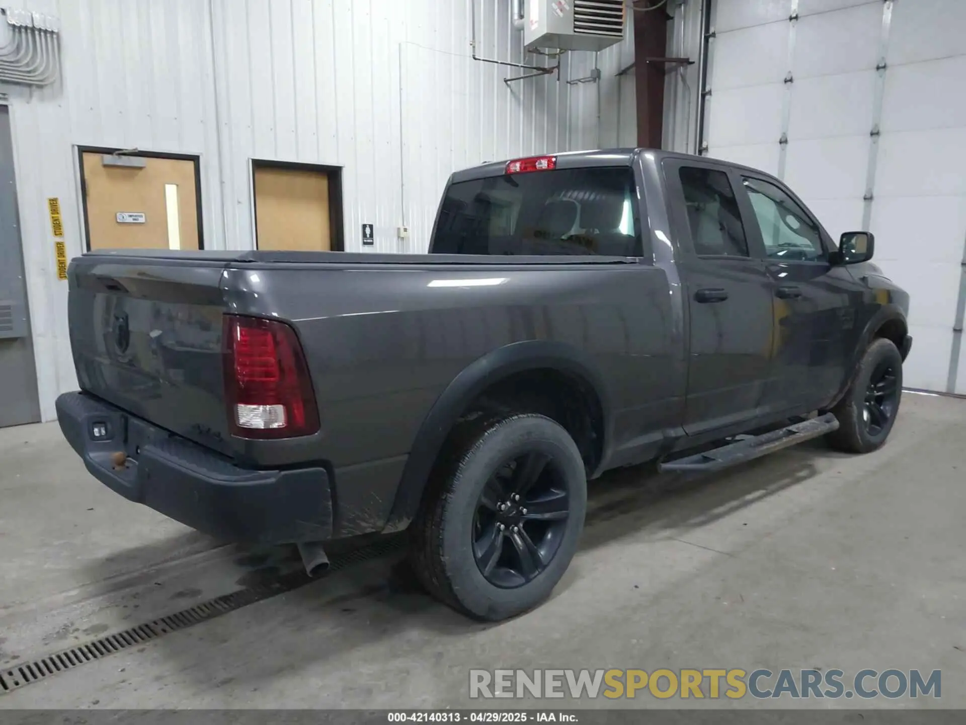 4 Photograph of a damaged car 1C6RR7GG6MS510833 RAM 1500 CLASSIC 2021