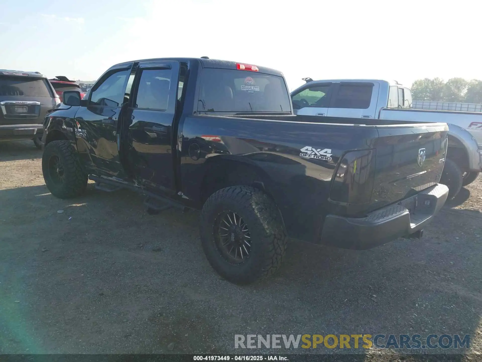 3 Фотография поврежденного автомобиля 1C6RR7KT7MS555381 RAM 1500 CLASSIC 2021