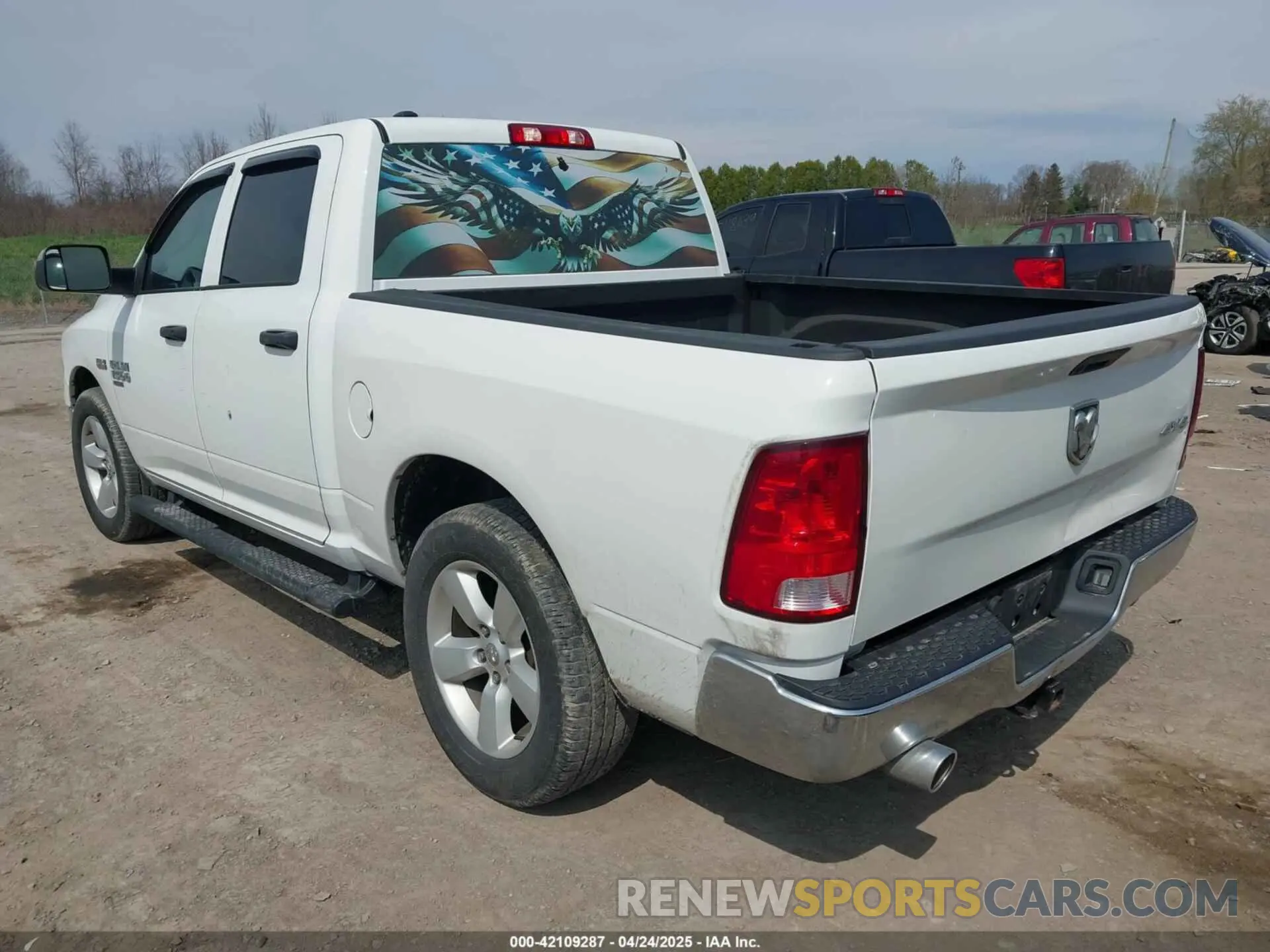 3 Photograph of a damaged car 1C6RR7KT7MS572861 RAM 1500 CLASSIC 2021