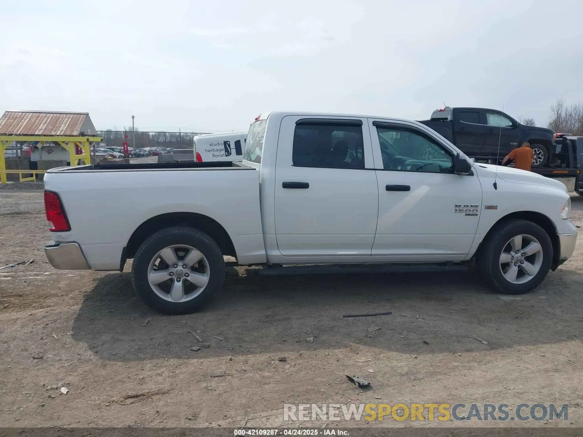 6 Photograph of a damaged car 1C6RR7KT7MS572861 RAM 1500 CLASSIC 2021