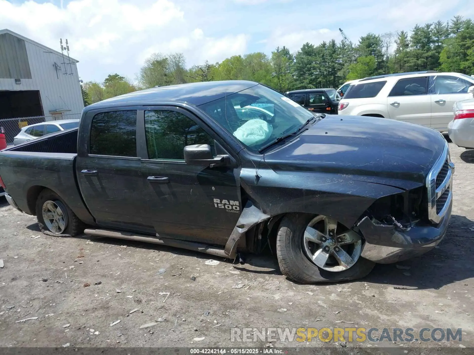 13 Photograph of a damaged car 1C6RR7LG9MS542049 RAM 1500 CLASSIC 2021