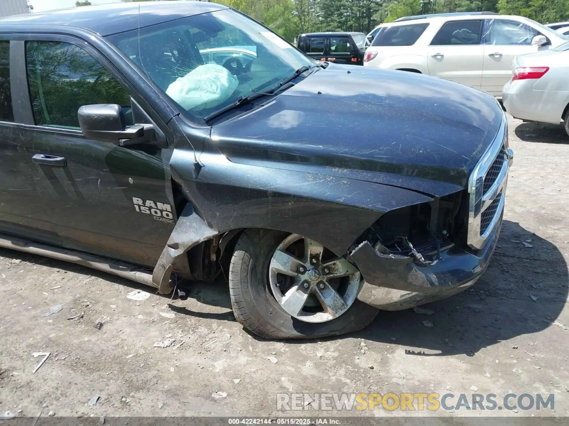 17 Photograph of a damaged car 1C6RR7LG9MS542049 RAM 1500 CLASSIC 2021