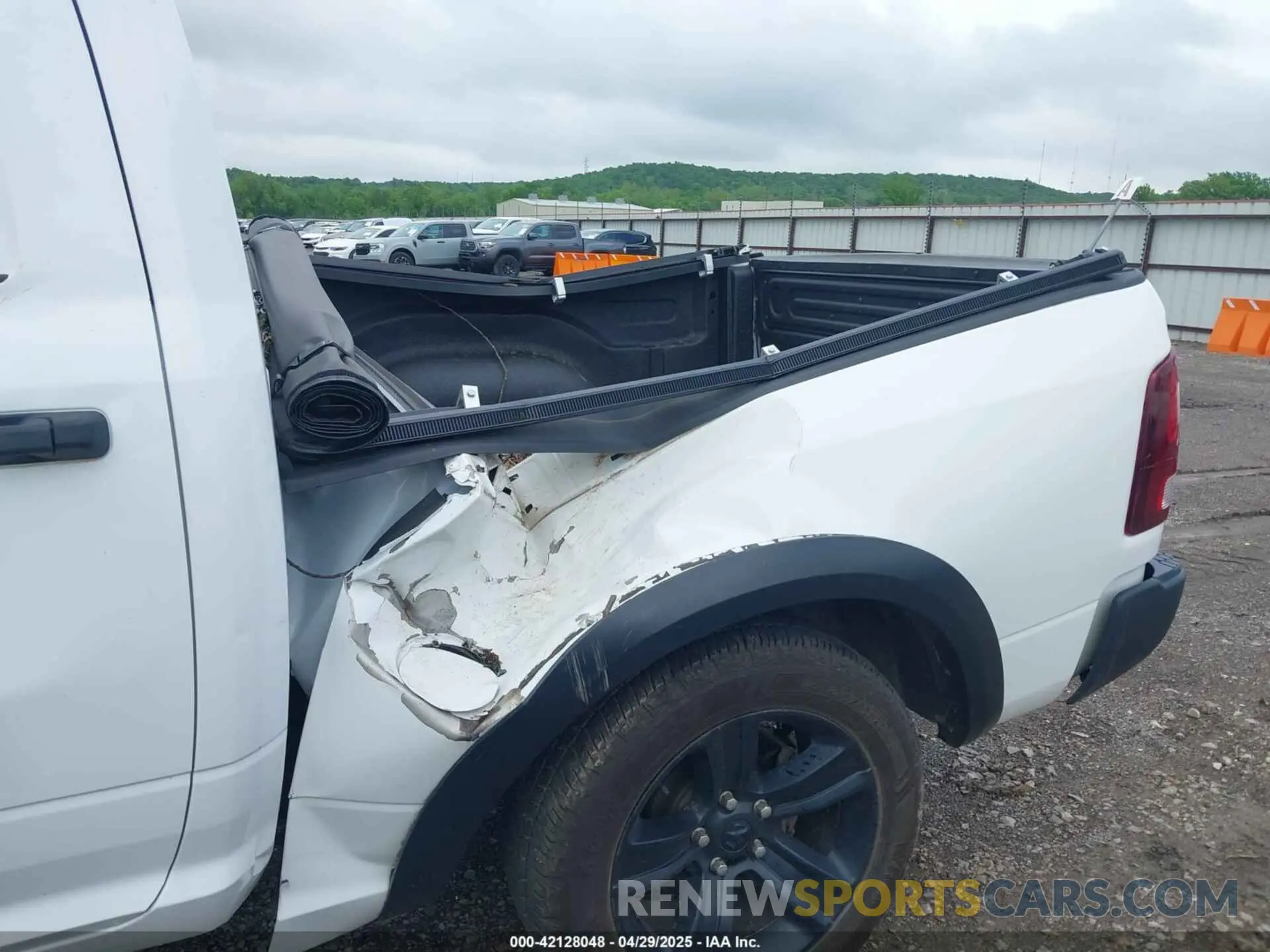 6 Фотография поврежденного автомобиля 1C6RR7LT6MS516828 RAM 1500 CLASSIC 2021