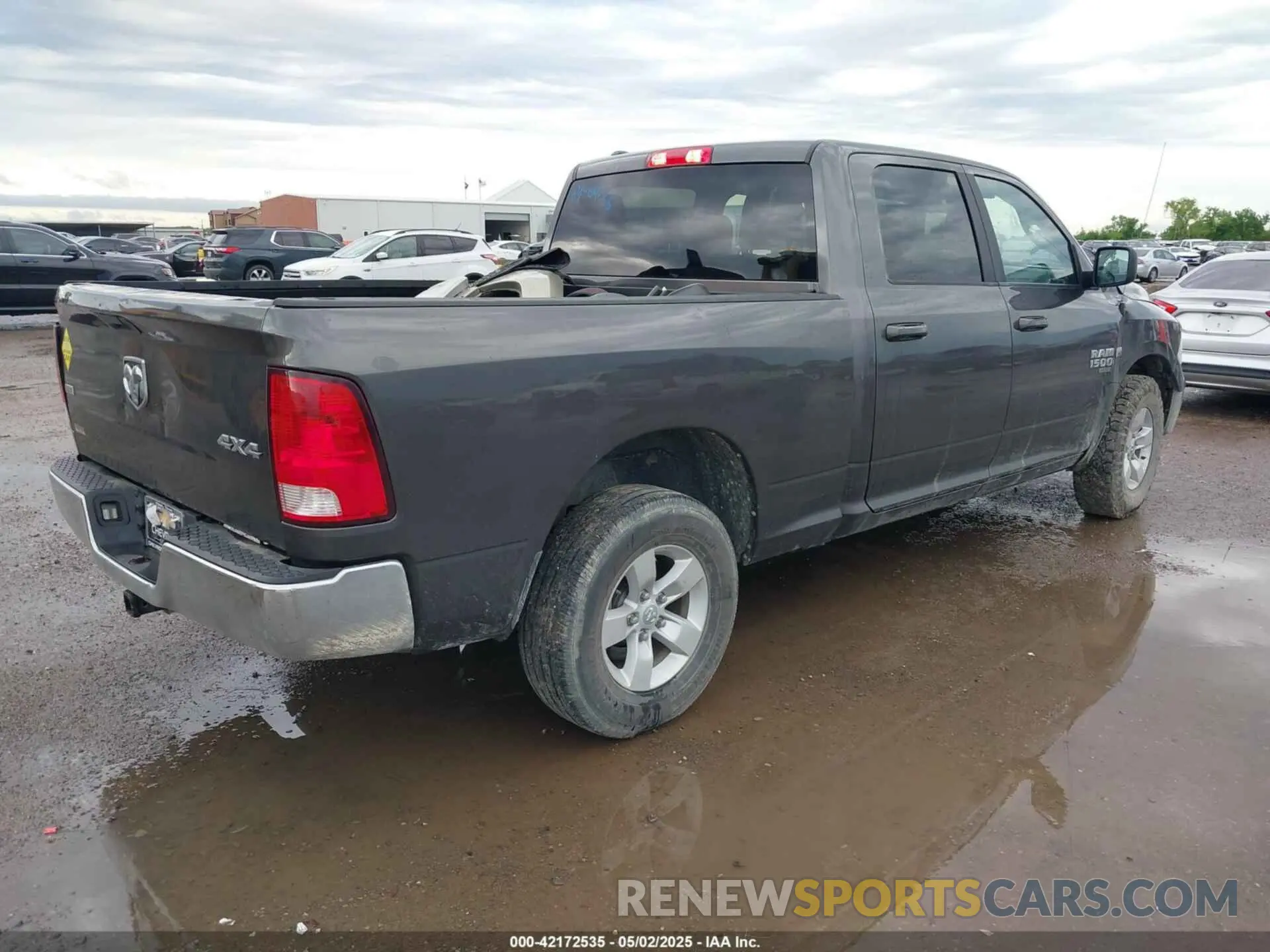 4 Photograph of a damaged car 1C6RR7TT1MS516817 RAM 1500 CLASSIC 2021