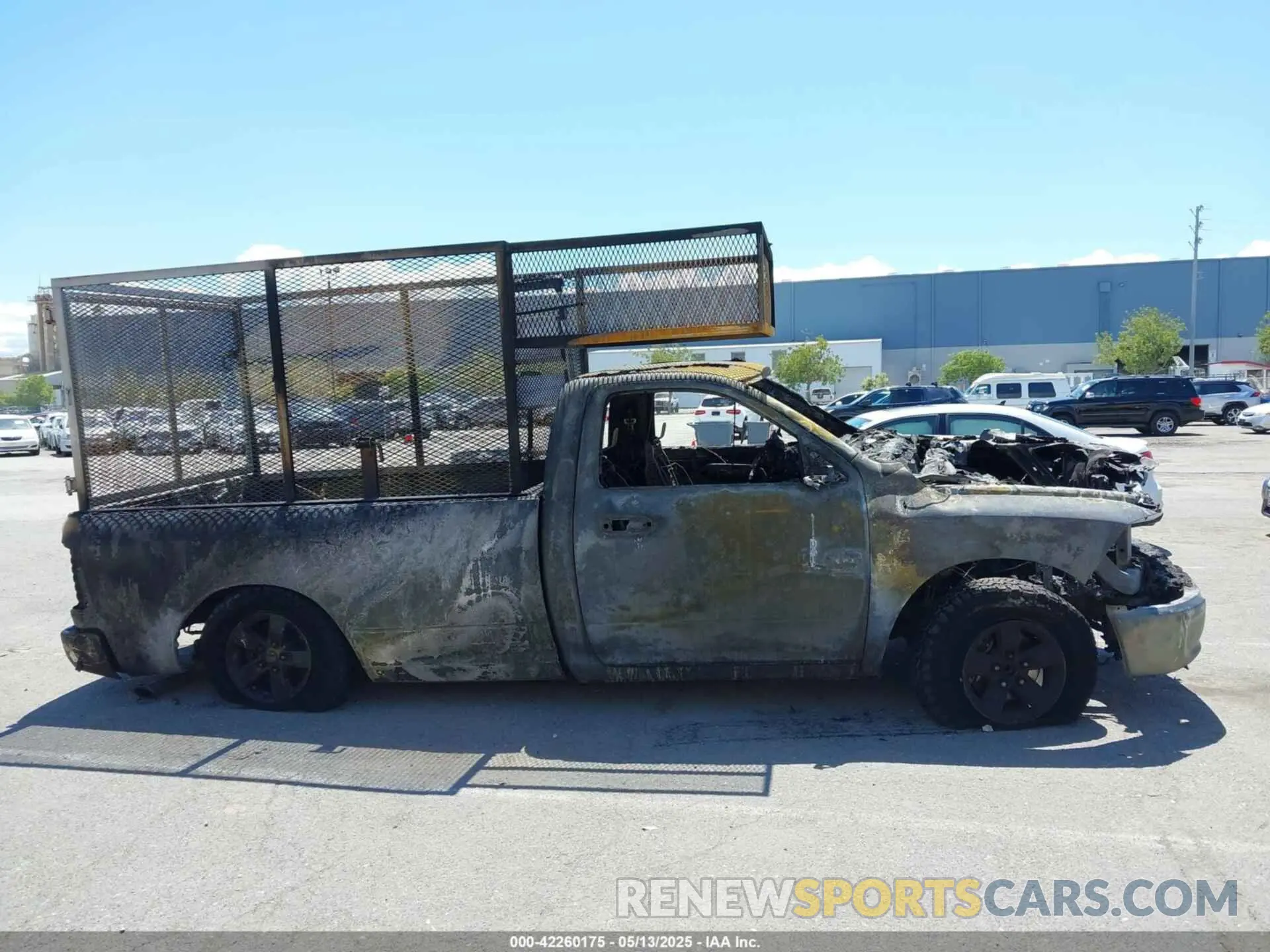 12 Photograph of a damaged car 3C6JR6DG0MG518784 RAM 1500 CLASSIC 2021