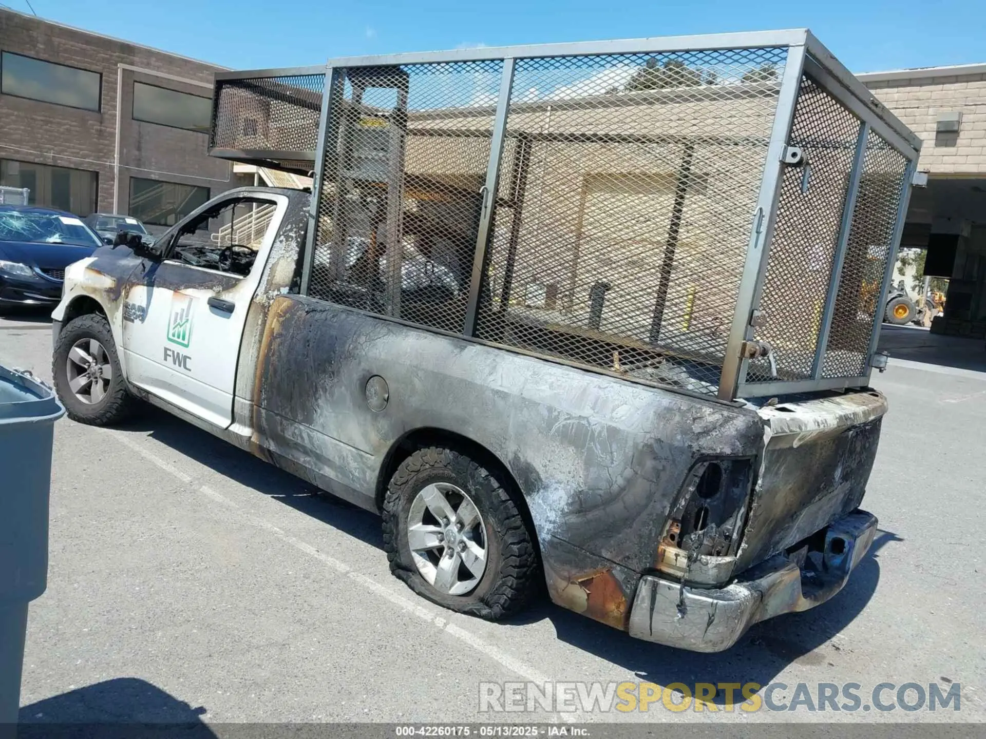 3 Photograph of a damaged car 3C6JR6DG0MG518784 RAM 1500 CLASSIC 2021
