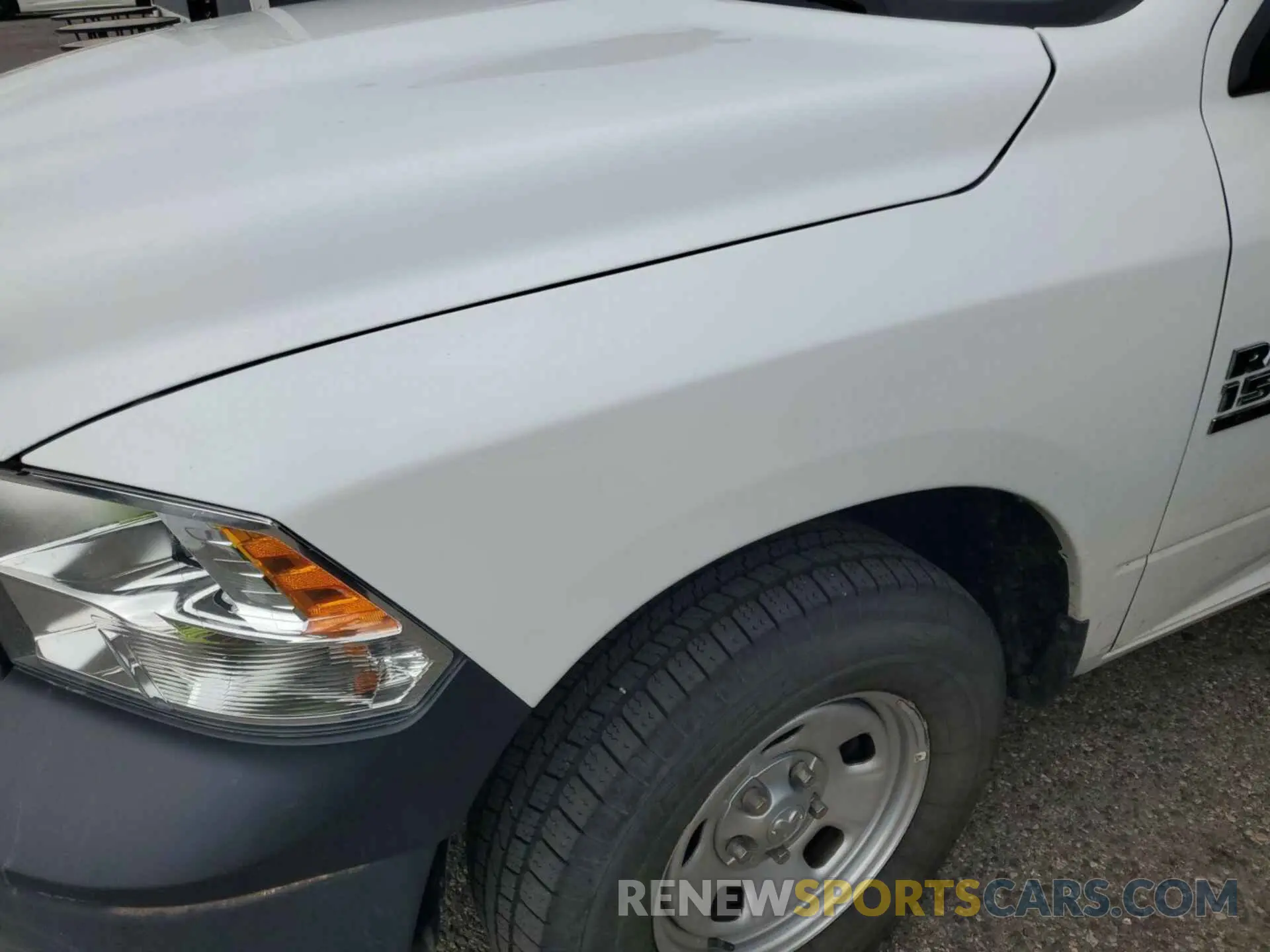 11 Photograph of a damaged car 3C6JR6DG0MG634826 RAM 1500 CLASSIC 2021