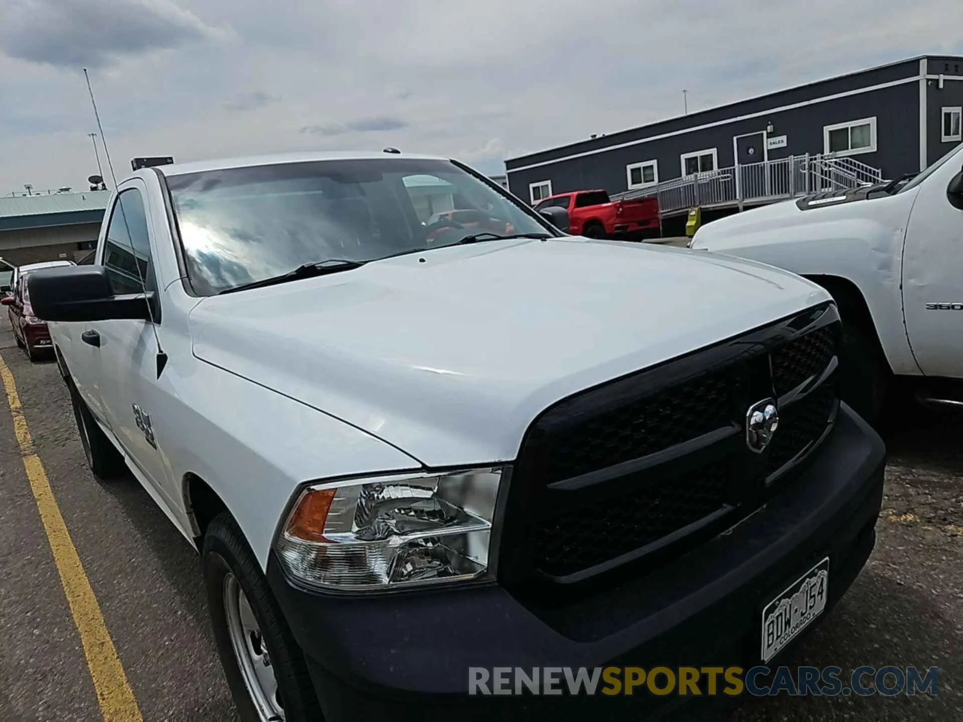 19 Photograph of a damaged car 3C6JR6DG0MG634826 RAM 1500 CLASSIC 2021