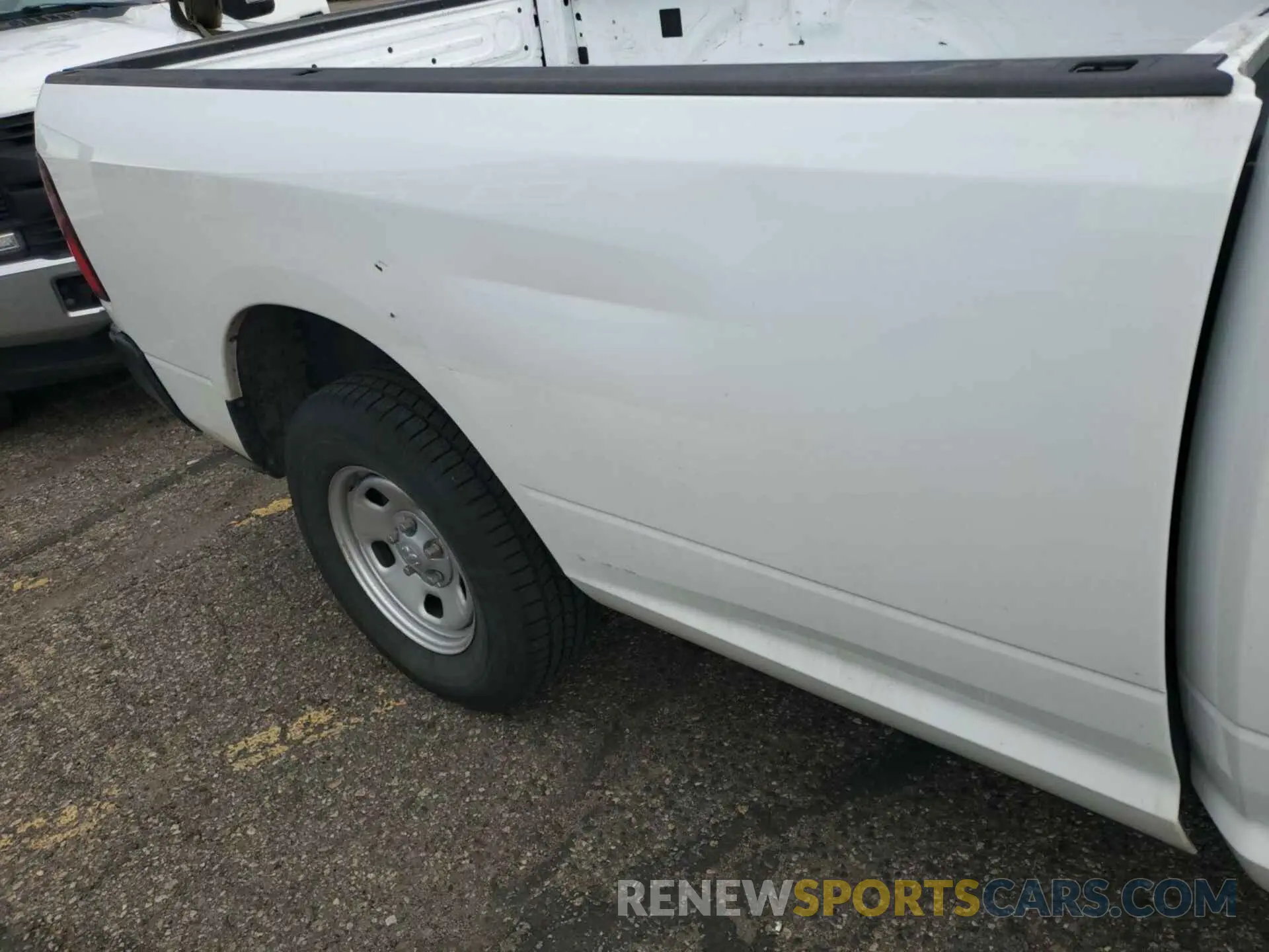 3 Photograph of a damaged car 3C6JR6DG0MG634826 RAM 1500 CLASSIC 2021