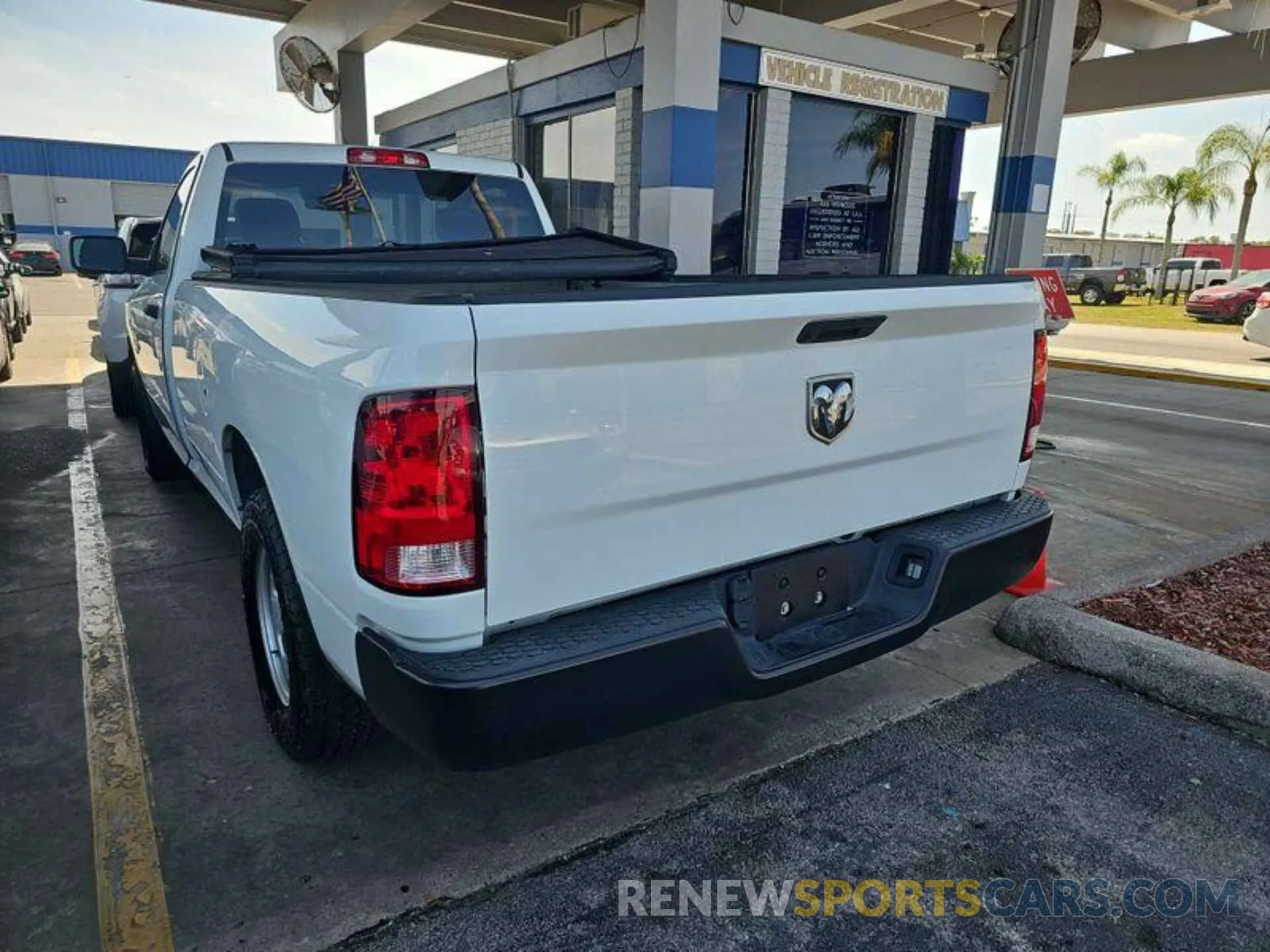 21 Photograph of a damaged car 3C6JR6DGXMG634803 RAM 1500 CLASSIC 2021