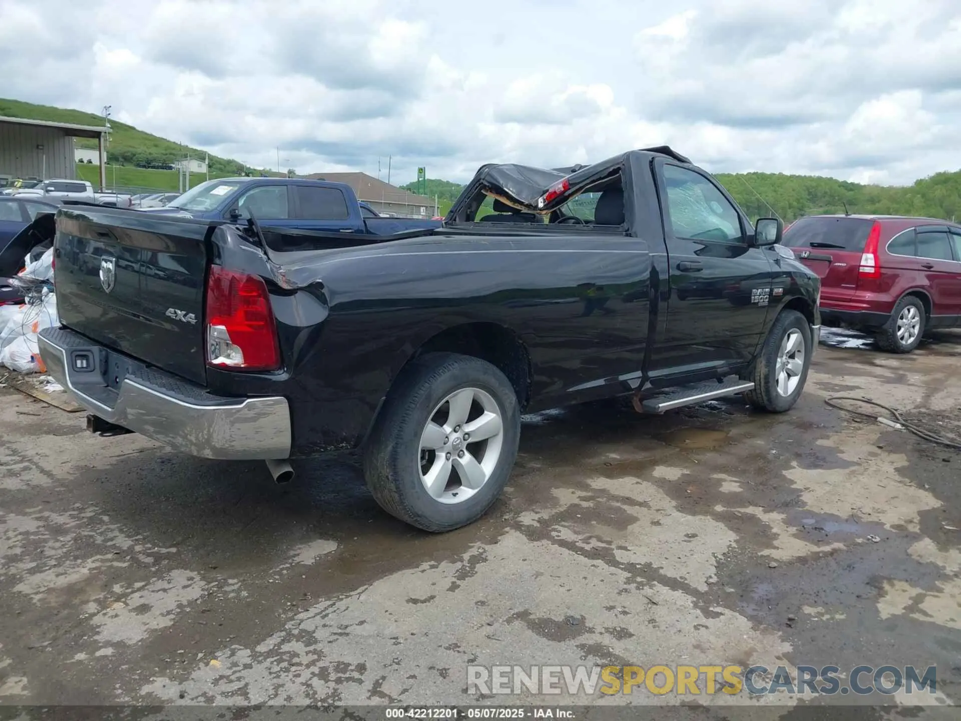 4 Photograph of a damaged car 3C6JR7DT4MG704279 RAM 1500 CLASSIC 2021