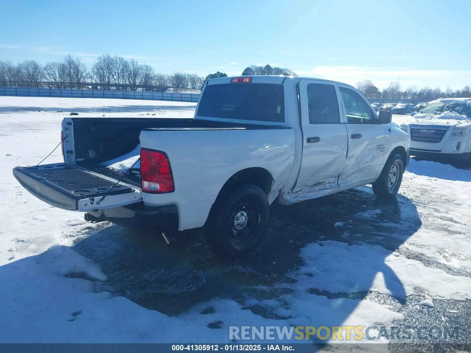 4 Photograph of a damaged car 3C6RR6KG5MG708229 RAM 1500 CLASSIC 2021