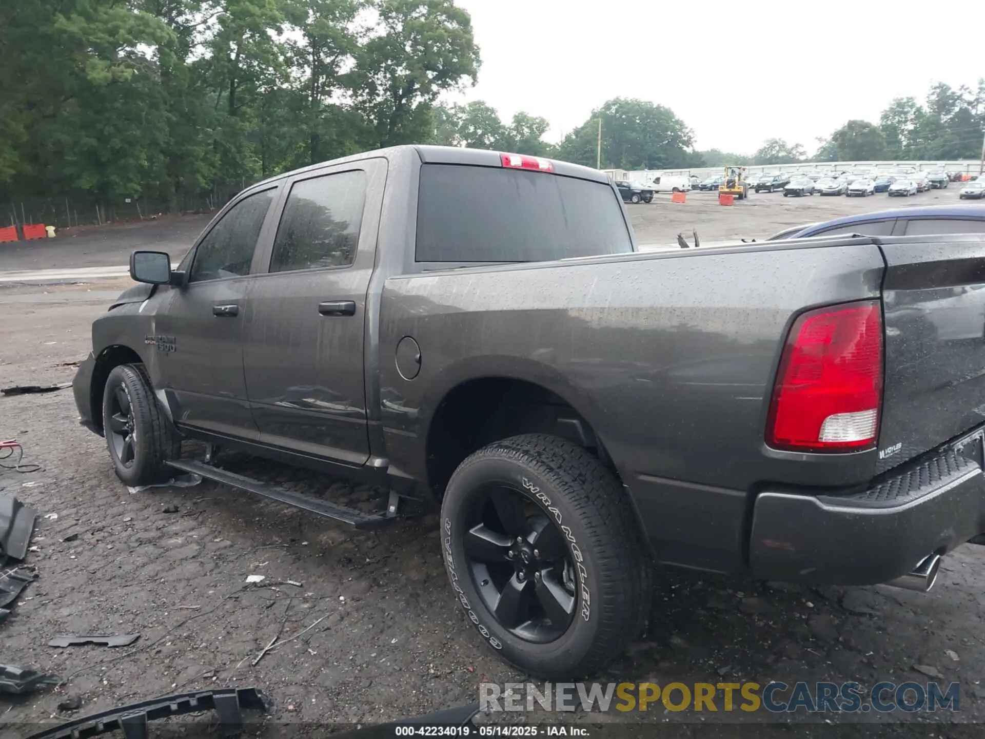14 Photograph of a damaged car 3C6RR6KT2MG704541 RAM 1500 CLASSIC 2021
