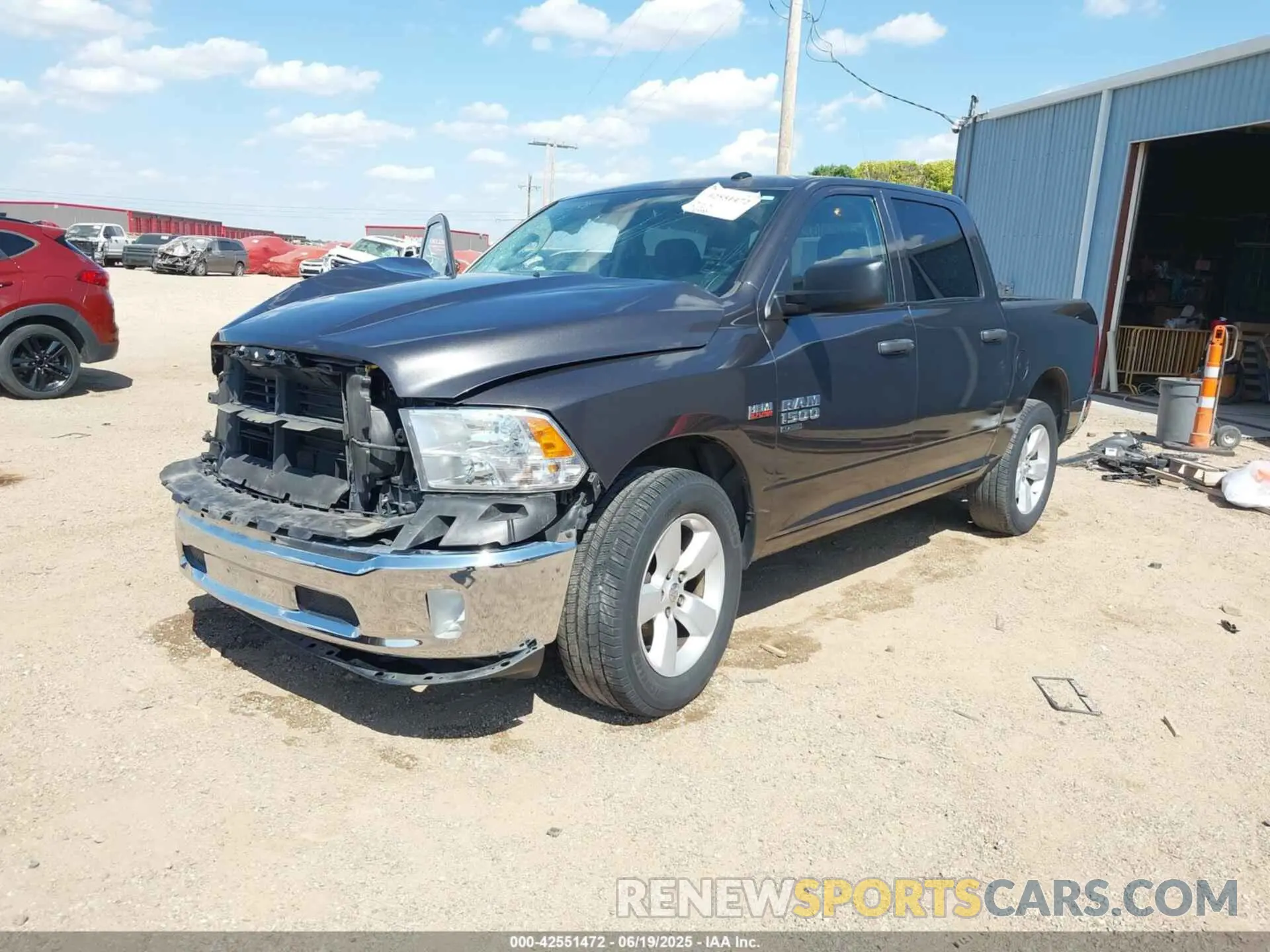 2 Фотография поврежденного автомобиля 3C6RR6KT6MG526617 RAM 1500 CLASSIC 2021