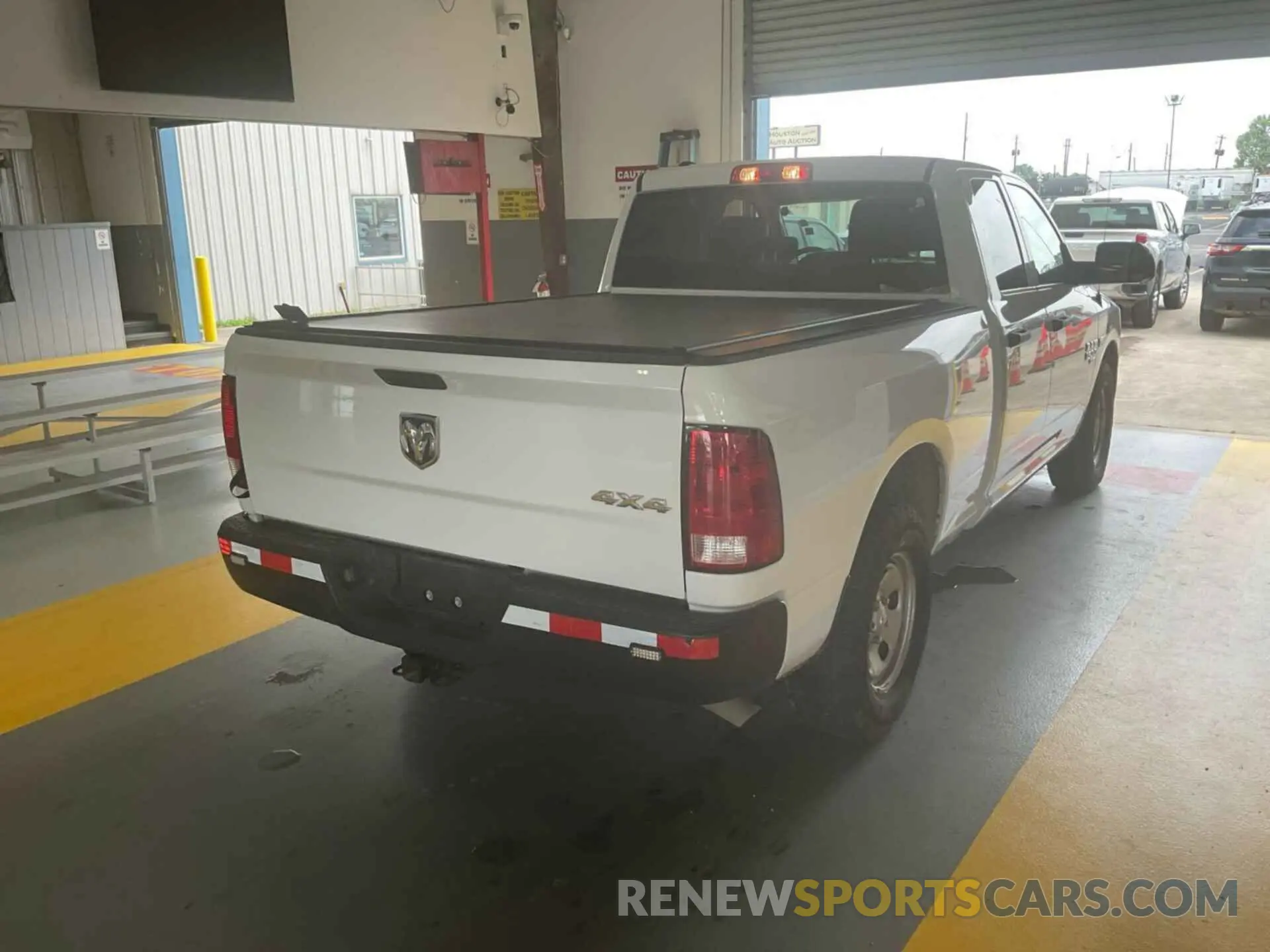18 Photograph of a damaged car 1C6RR7FT6NS172480 RAM 1500 CLASSIC 2022