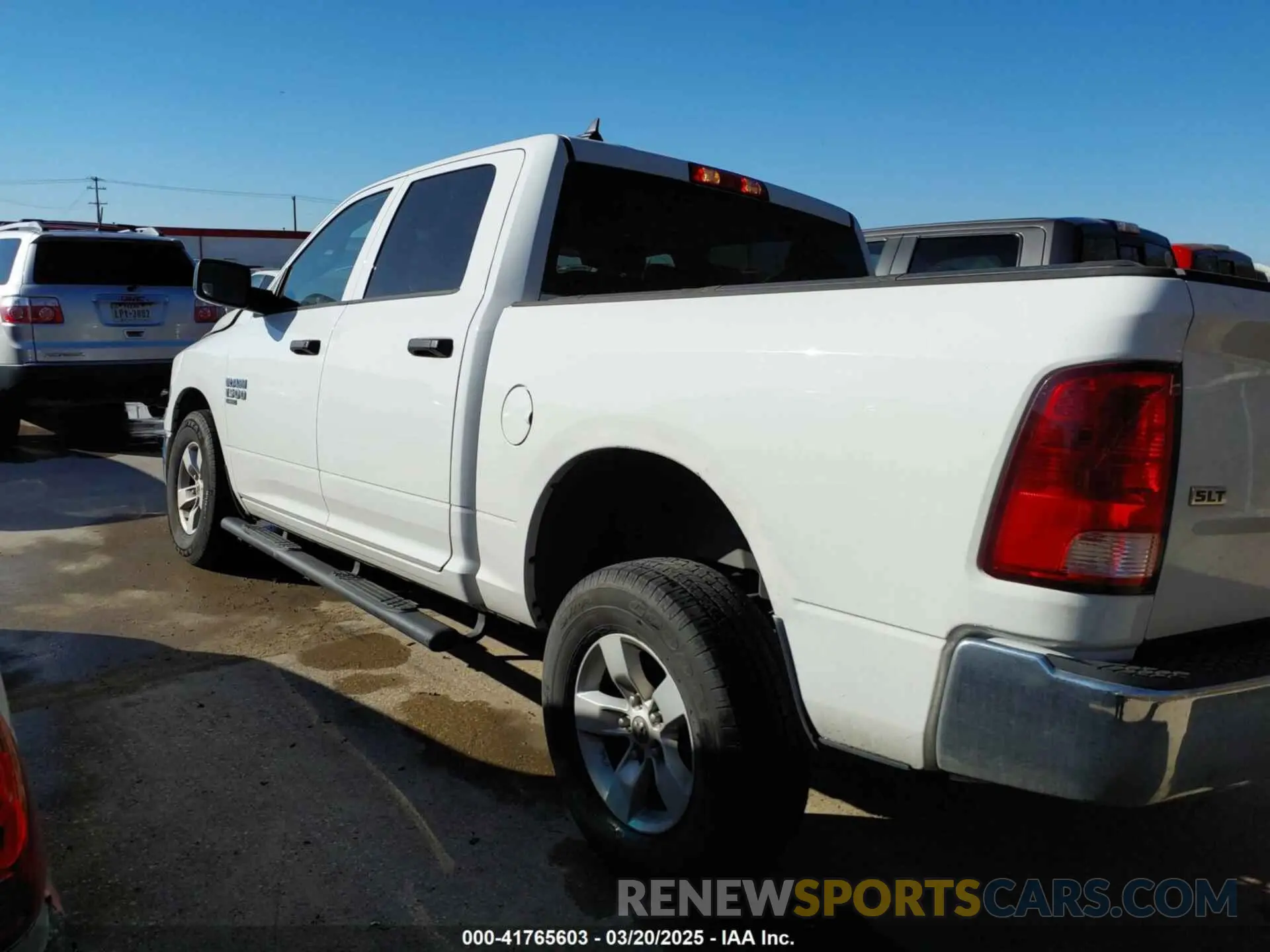 14 Photograph of a damaged car 1C6RR7LG6NS161986 RAM 1500 CLASSIC 2022