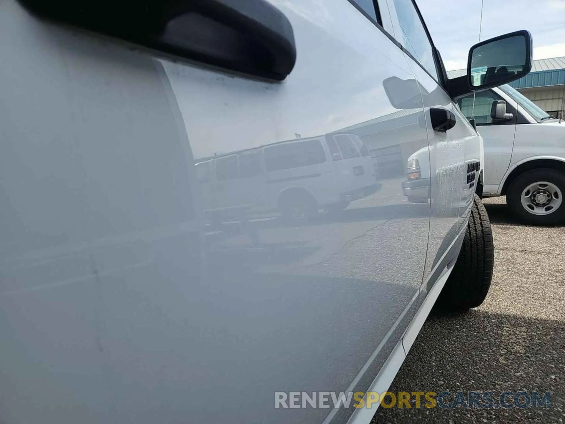 4 Фотография поврежденного автомобиля 1C6RR7ST3NS210589 RAM 1500 CLASSIC 2022