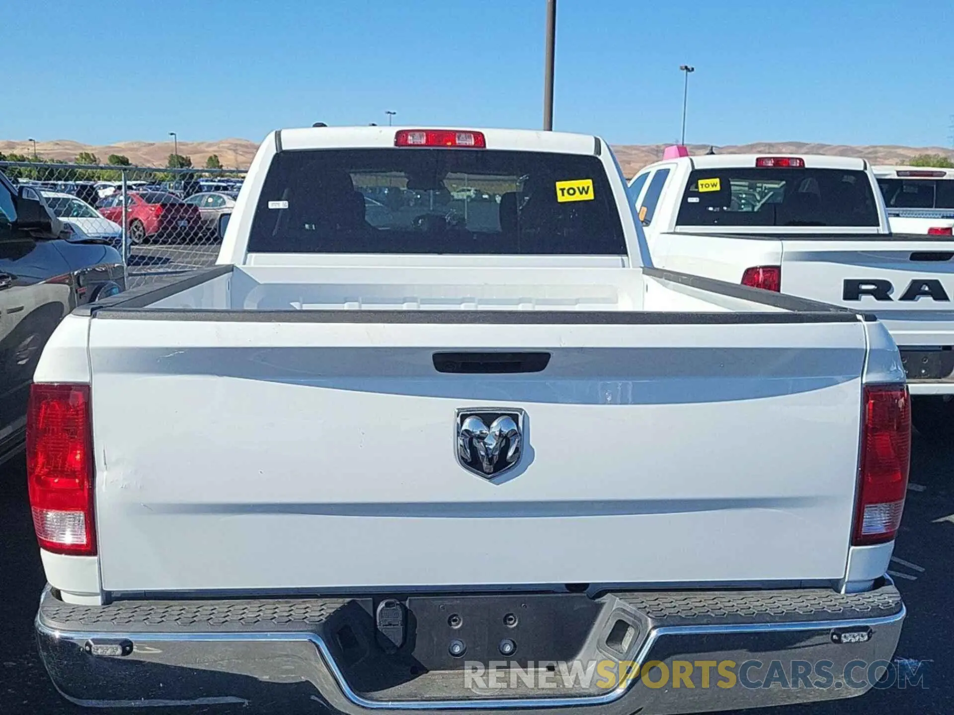 9 Photograph of a damaged car 1C6RR7TT1NS172519 RAM 1500 CLASSIC 2022