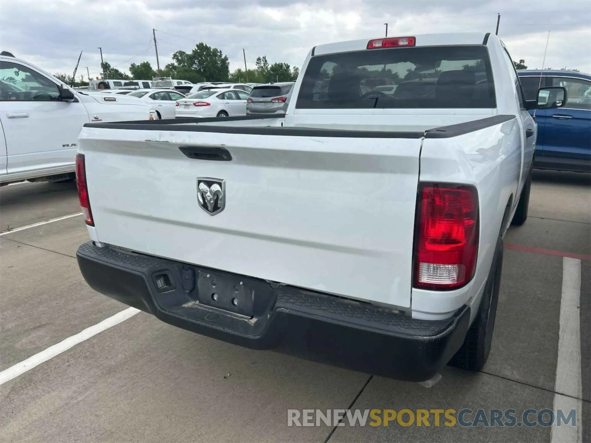 11 Photograph of a damaged car 3C6JR6AG4NG205341 RAM 1500 CLASSIC 2022