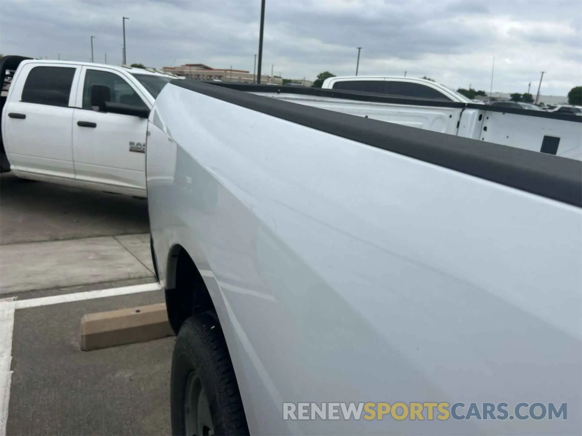 6 Photograph of a damaged car 3C6JR6AG4NG205341 RAM 1500 CLASSIC 2022