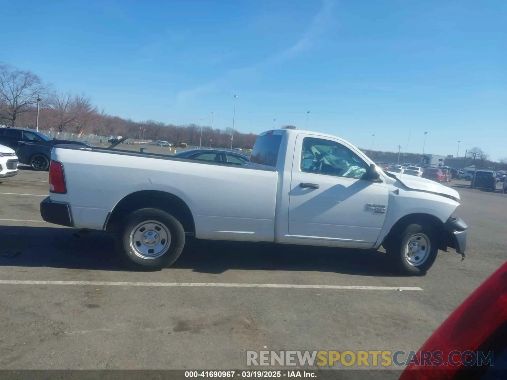 13 Photograph of a damaged car 3C6JR6DG5NG441976 RAM 1500 CLASSIC 2022