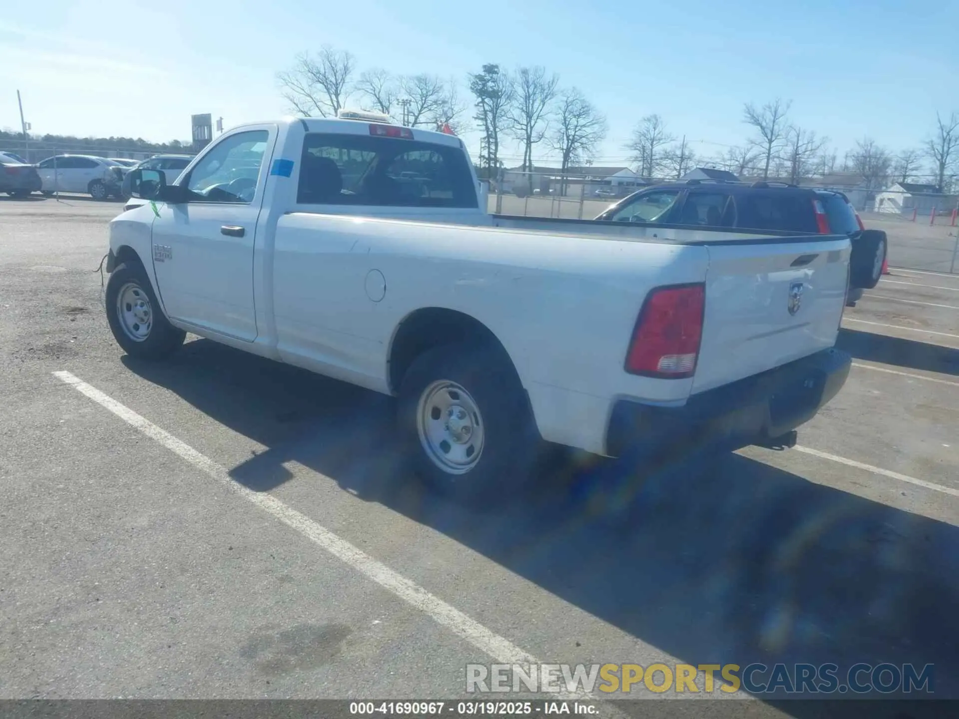 3 Photograph of a damaged car 3C6JR6DG5NG441976 RAM 1500 CLASSIC 2022