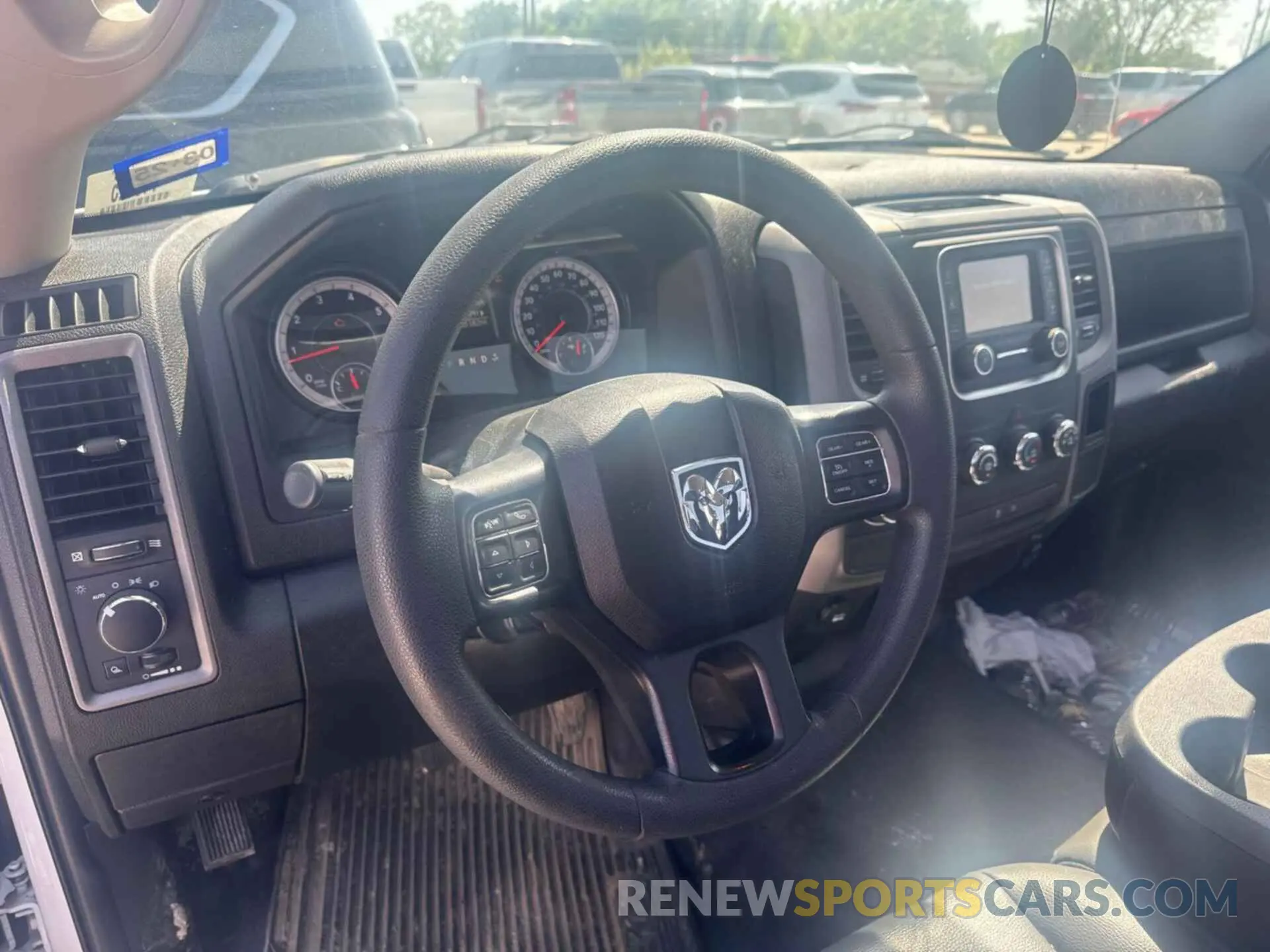 9 Фотография поврежденного автомобиля 3C6JR6DG7NG429229 RAM 1500 CLASSIC 2022