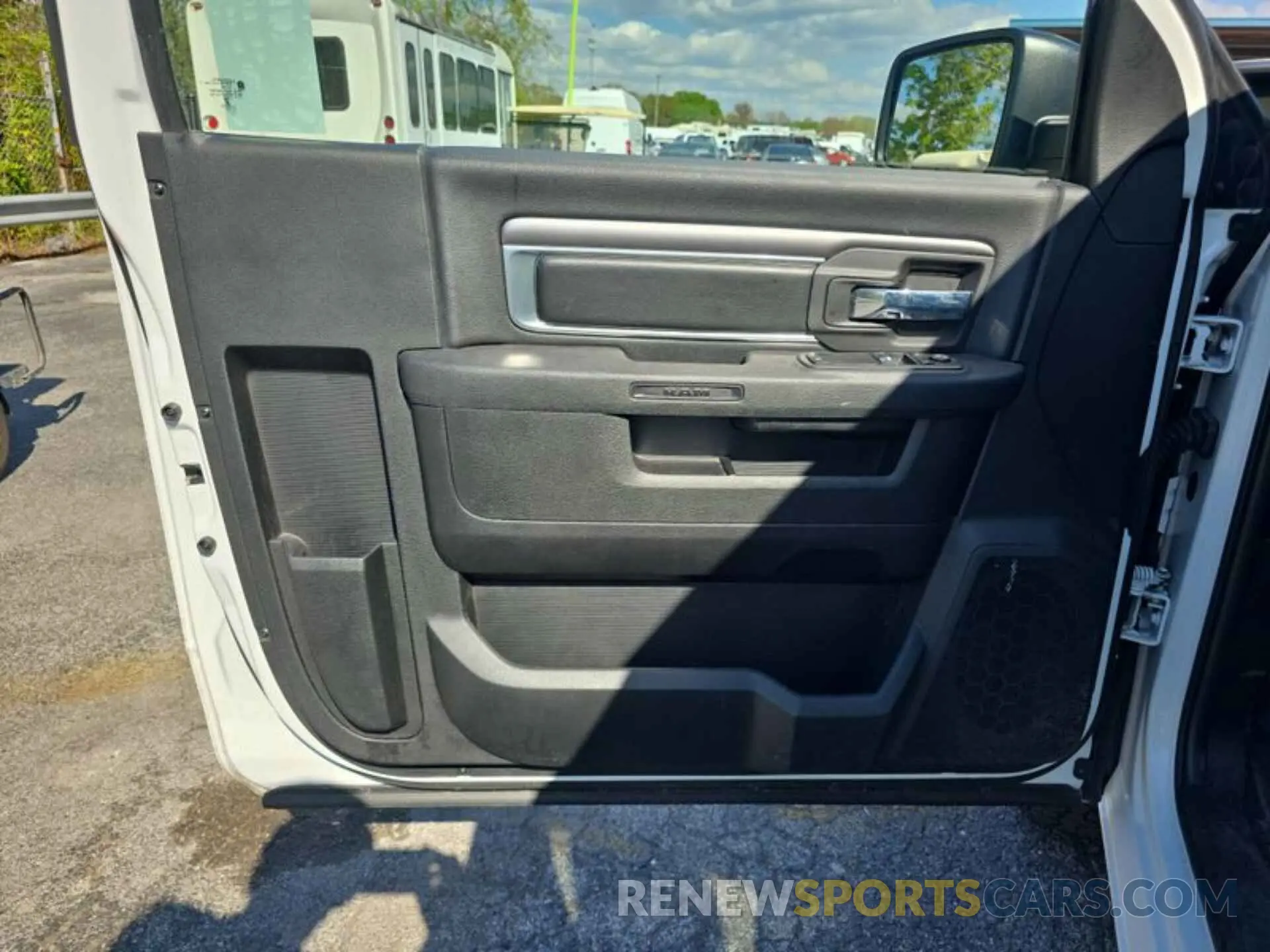20 Фотография поврежденного автомобиля 3C6JR6DG8NG313523 RAM 1500 CLASSIC 2022