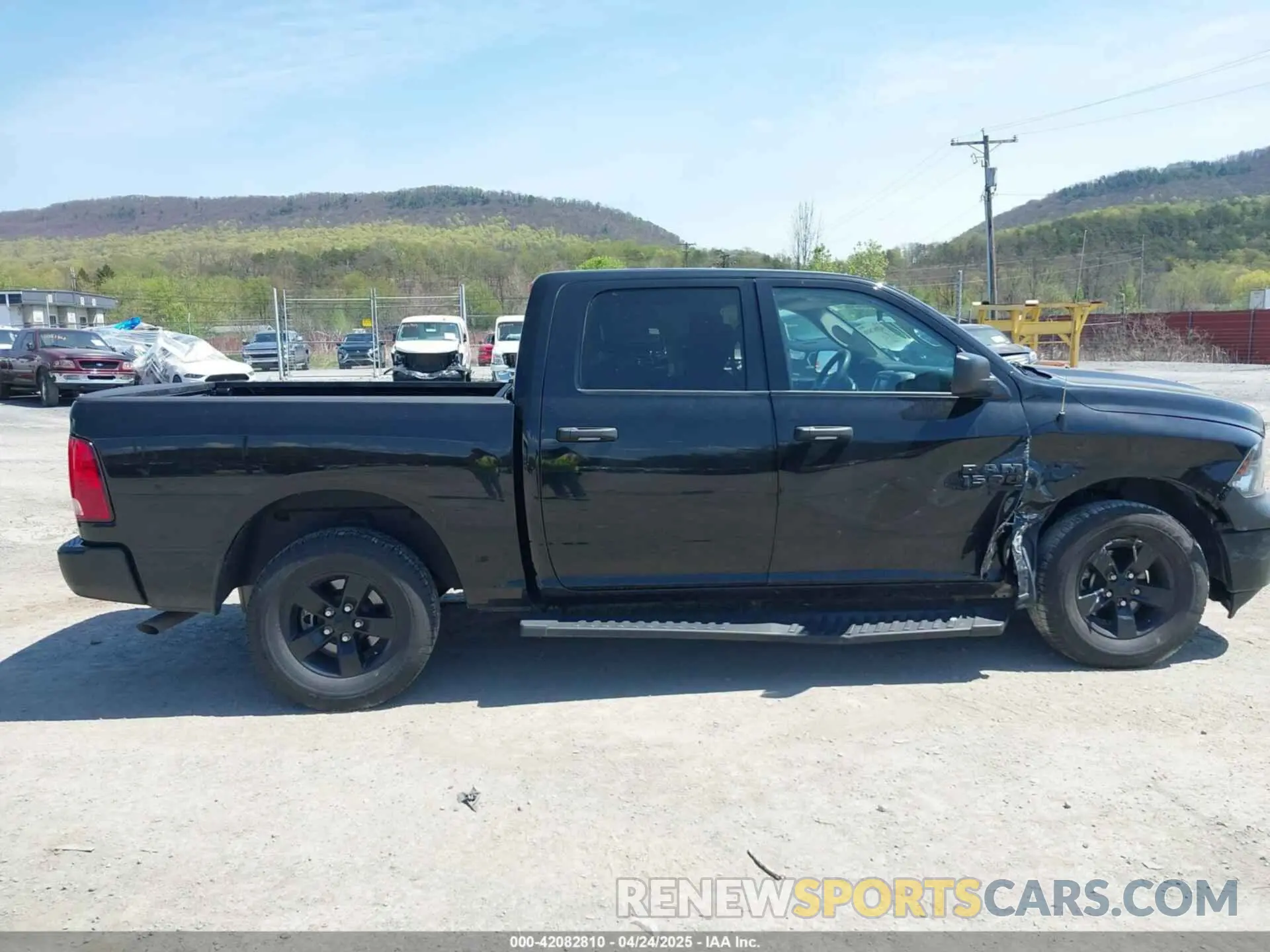 13 Фотография поврежденного автомобиля 3C6RR7KG8NG341169 RAM 1500 CLASSIC 2022