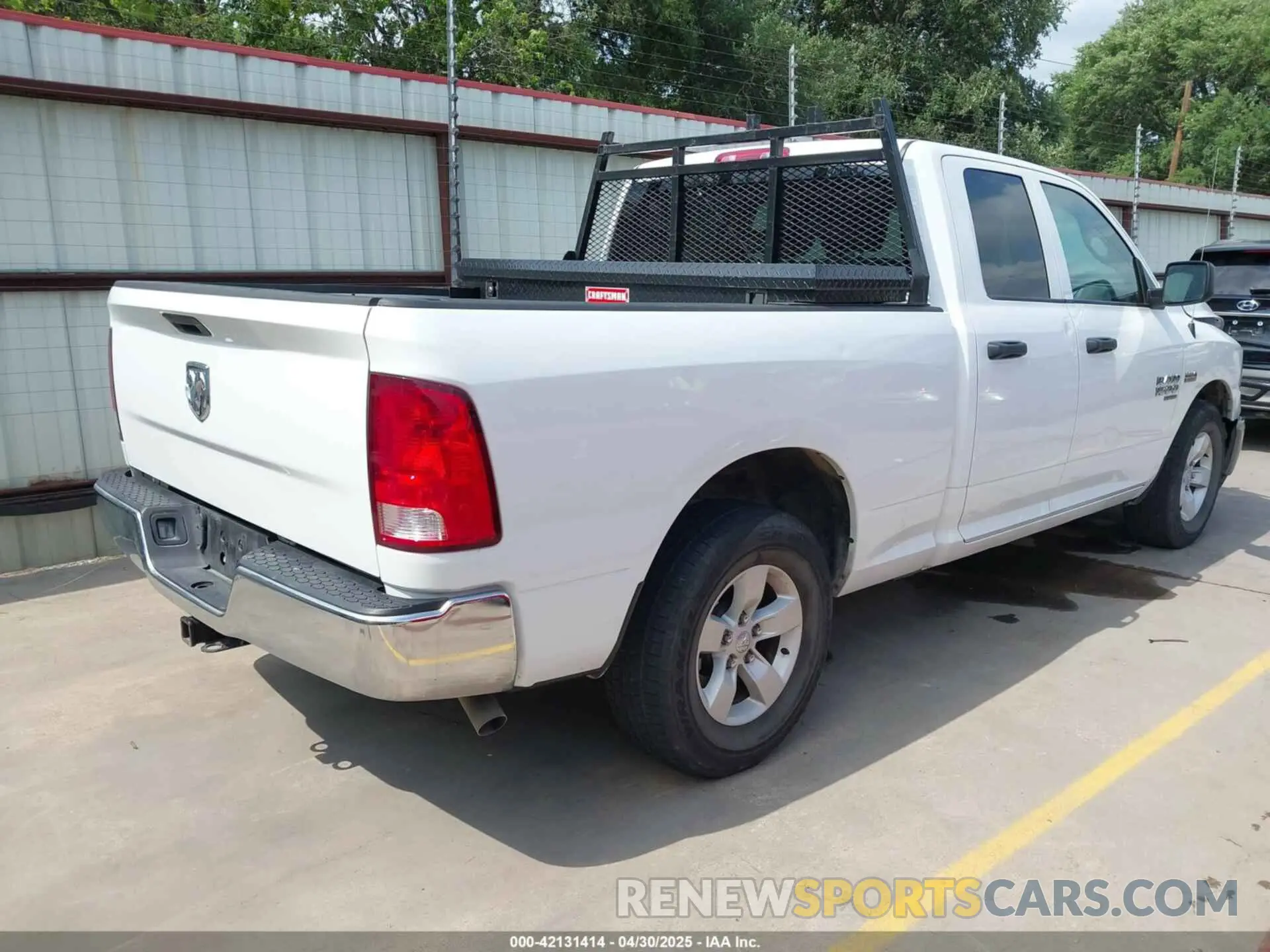 4 Фотография поврежденного автомобиля 1C6RR6FT4PS520077 RAM 1500 CLASSIC 2023