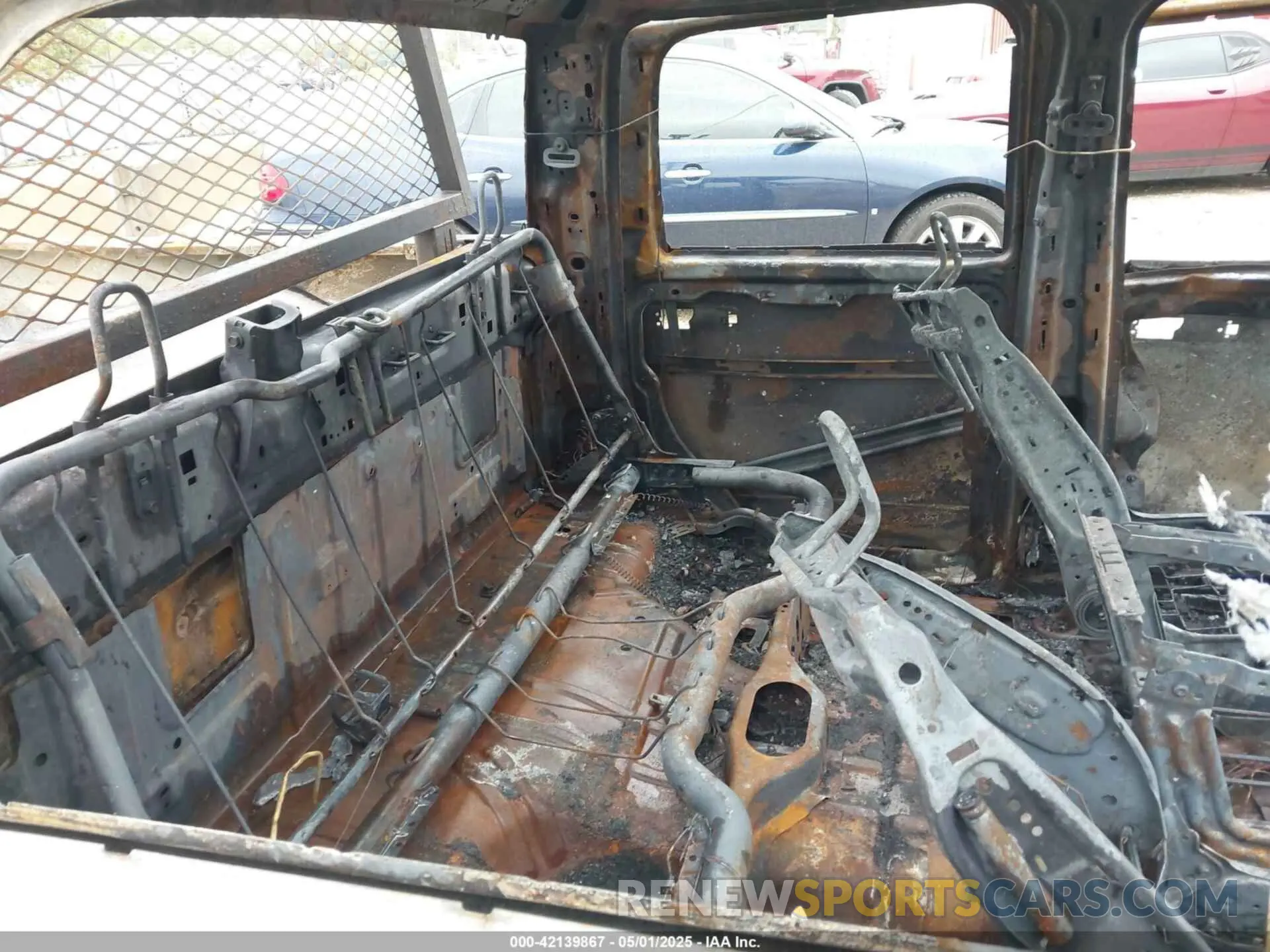 8 Photograph of a damaged car 1C6RR6KGXPS535417 RAM 1500 CLASSIC 2023
